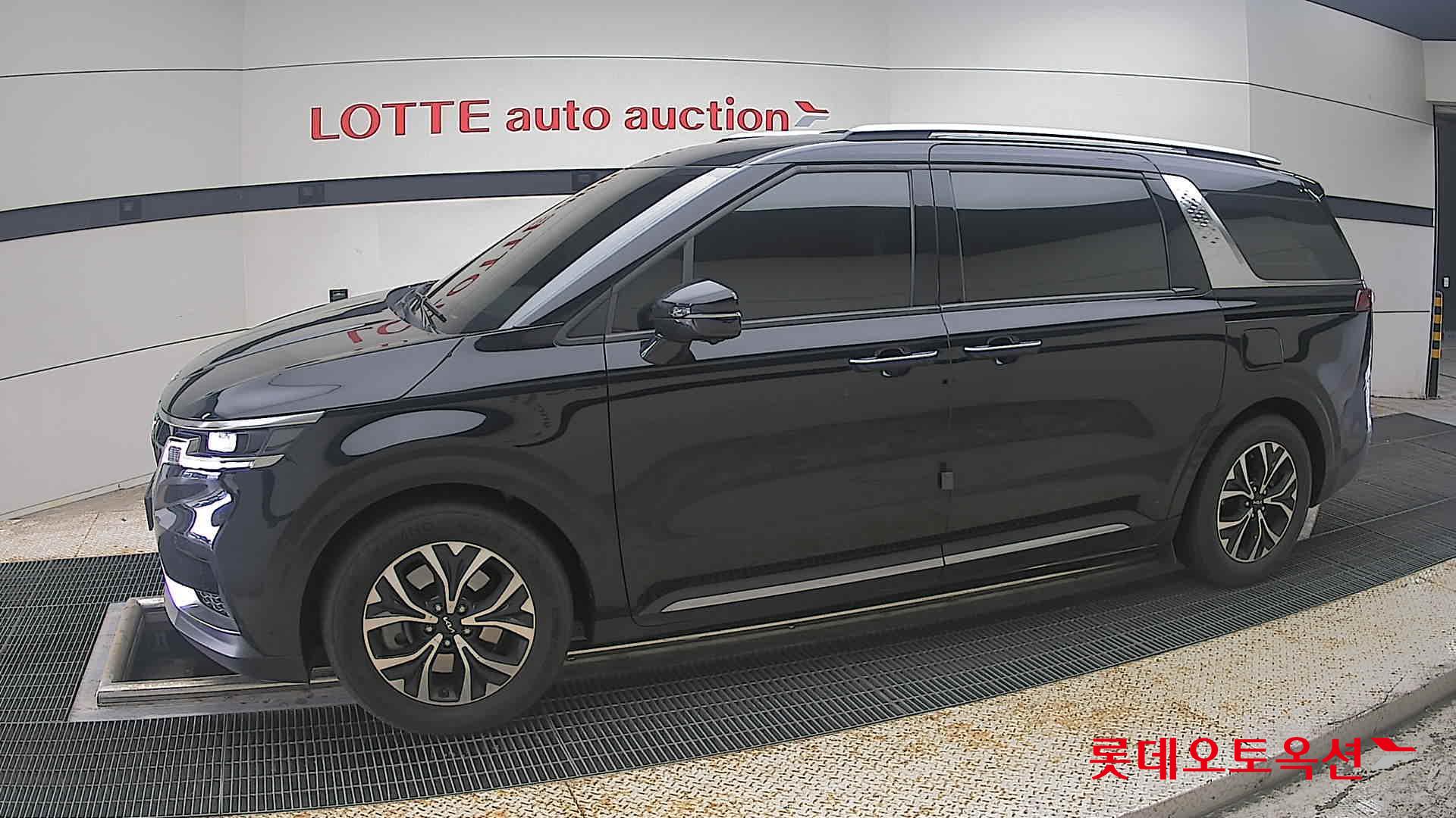 2022 - kia carnival