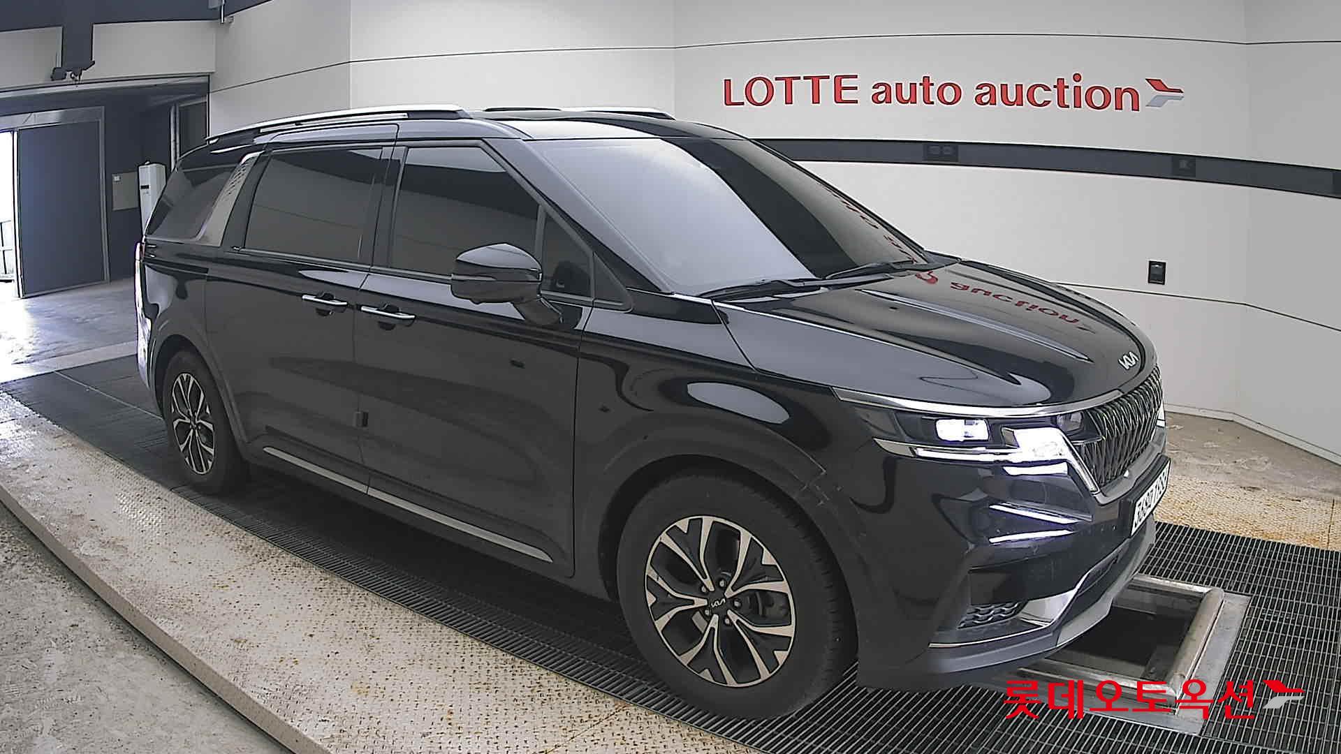 2022 - kia carnival
