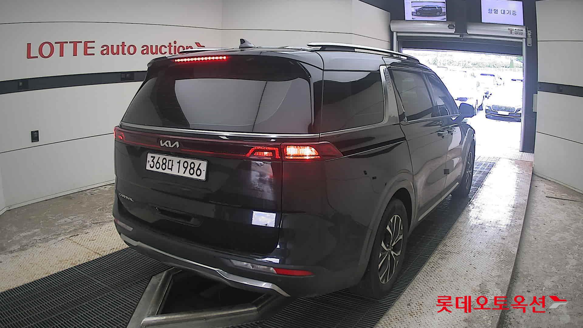 2022 - kia carnival