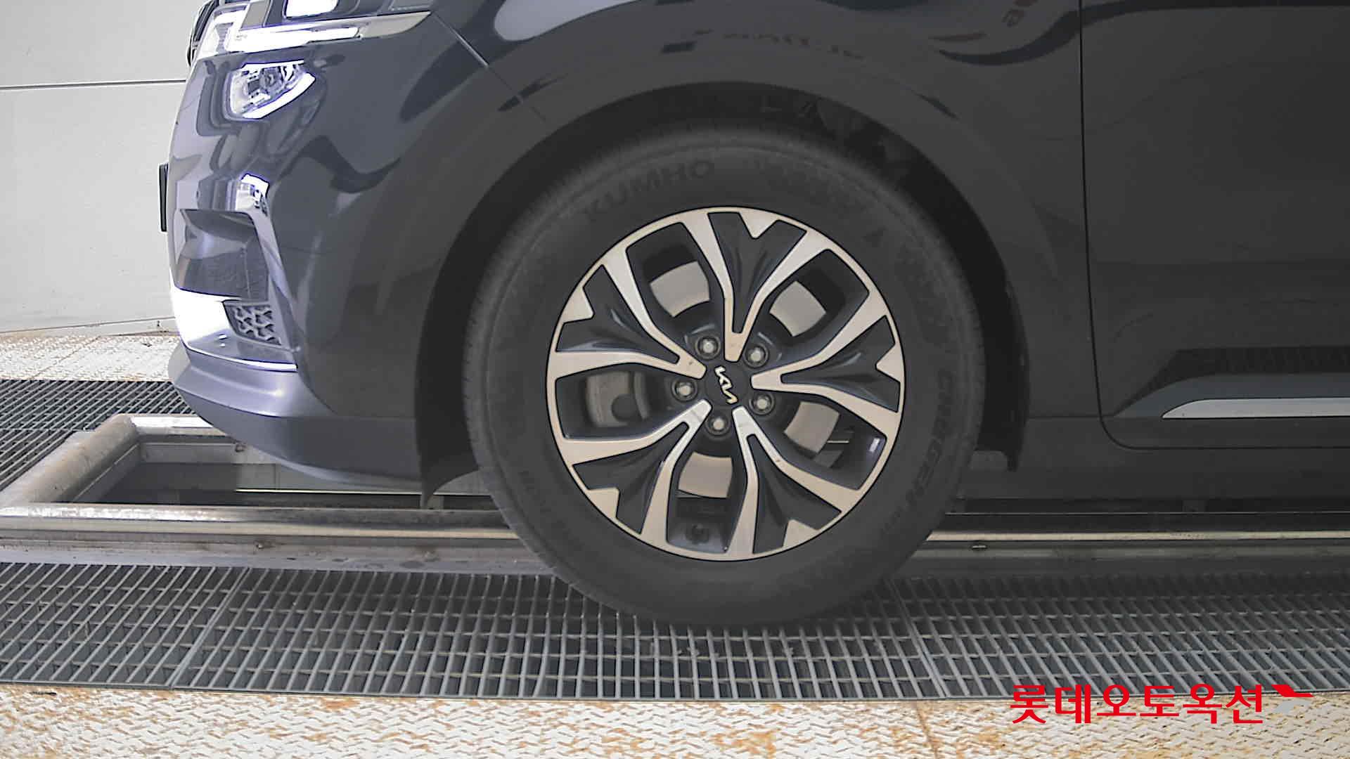 2022 - kia carnival