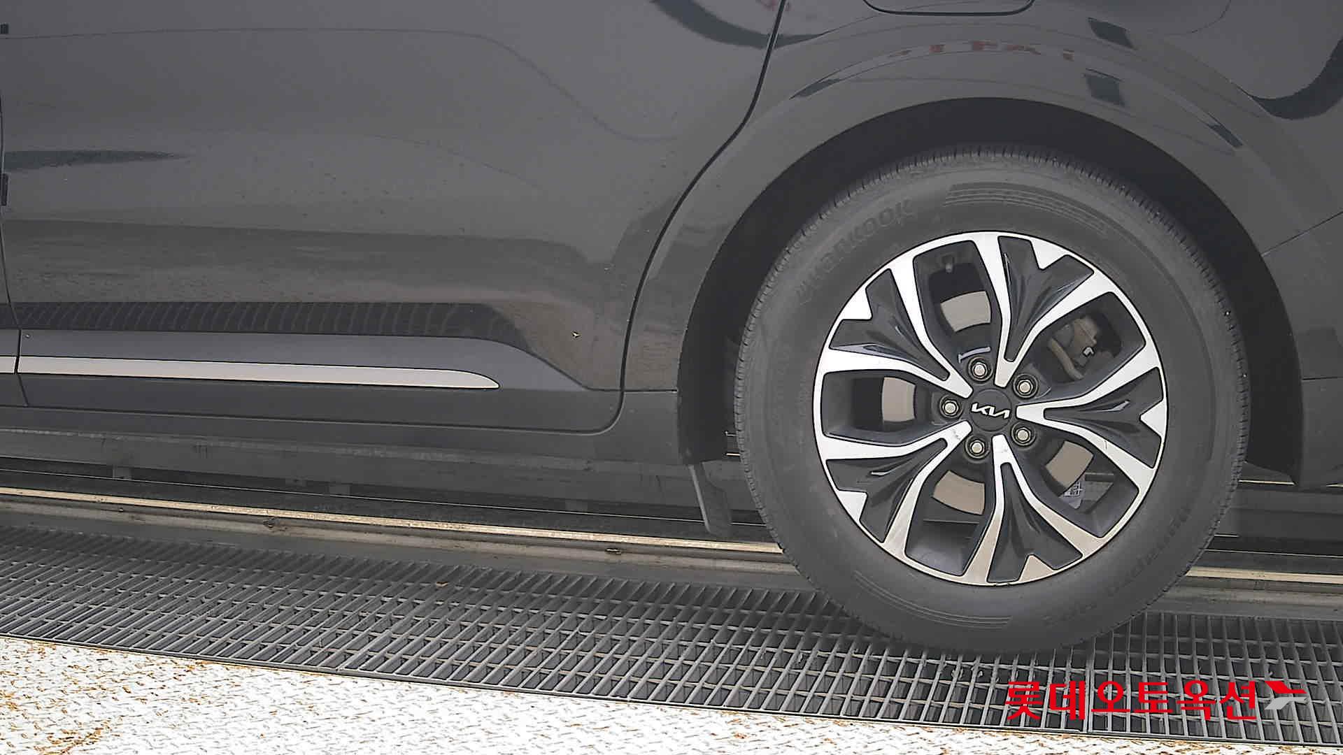 2022 - kia carnival