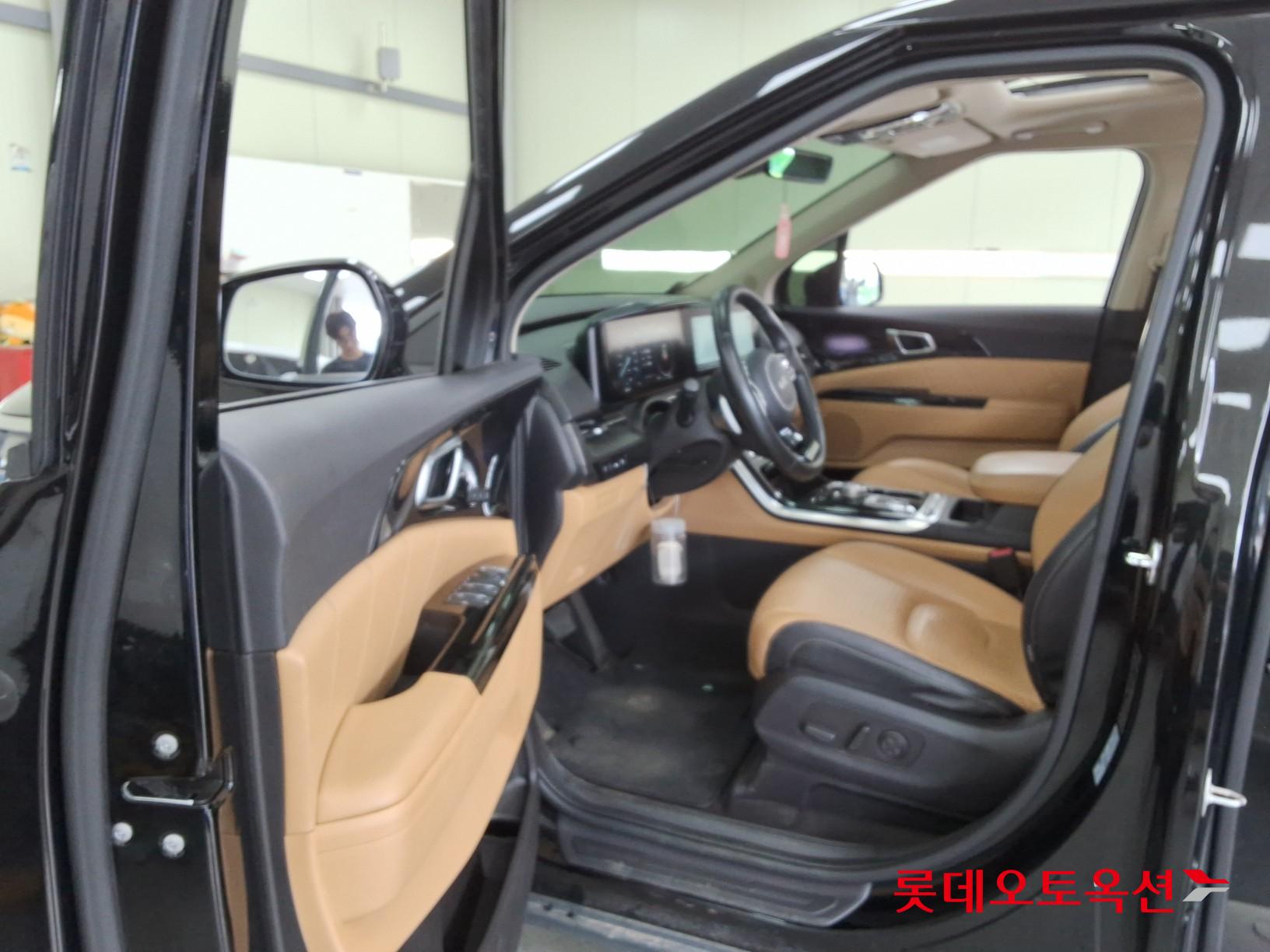 2022 - kia carnival