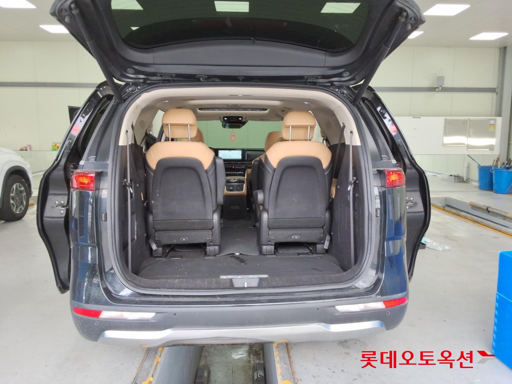 2022 - kia carnival