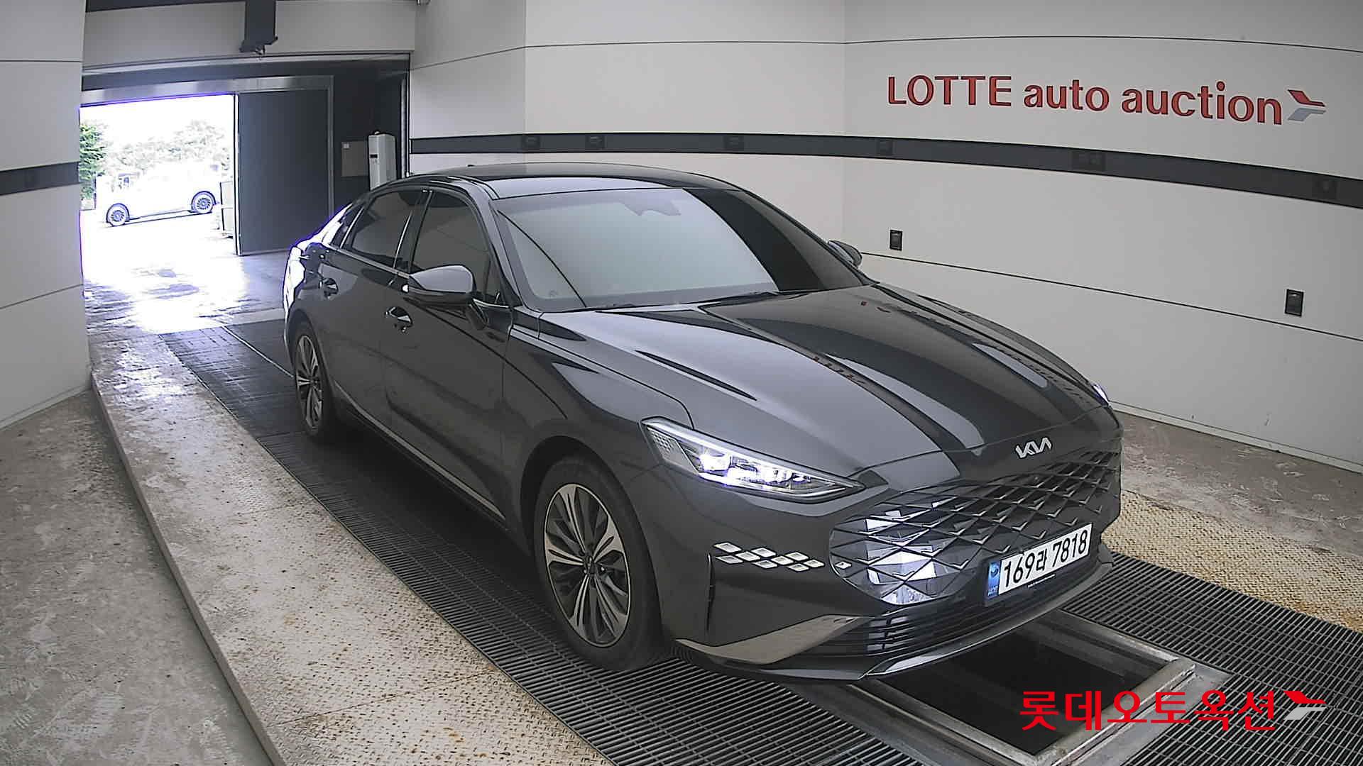 2022 - kia k8