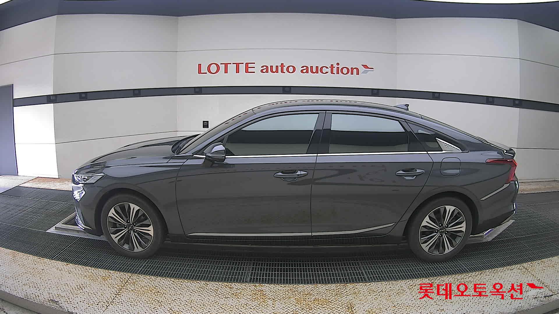 2022 - kia k8