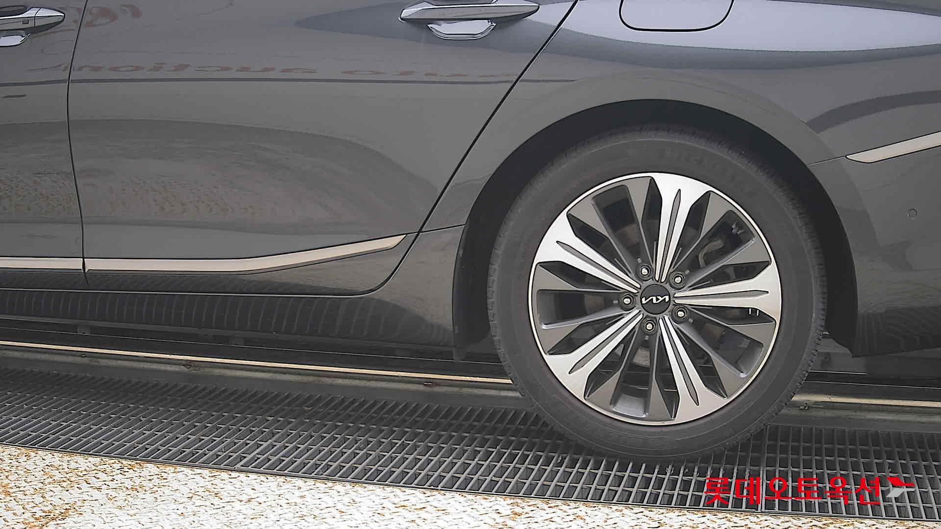 2022 - kia k8