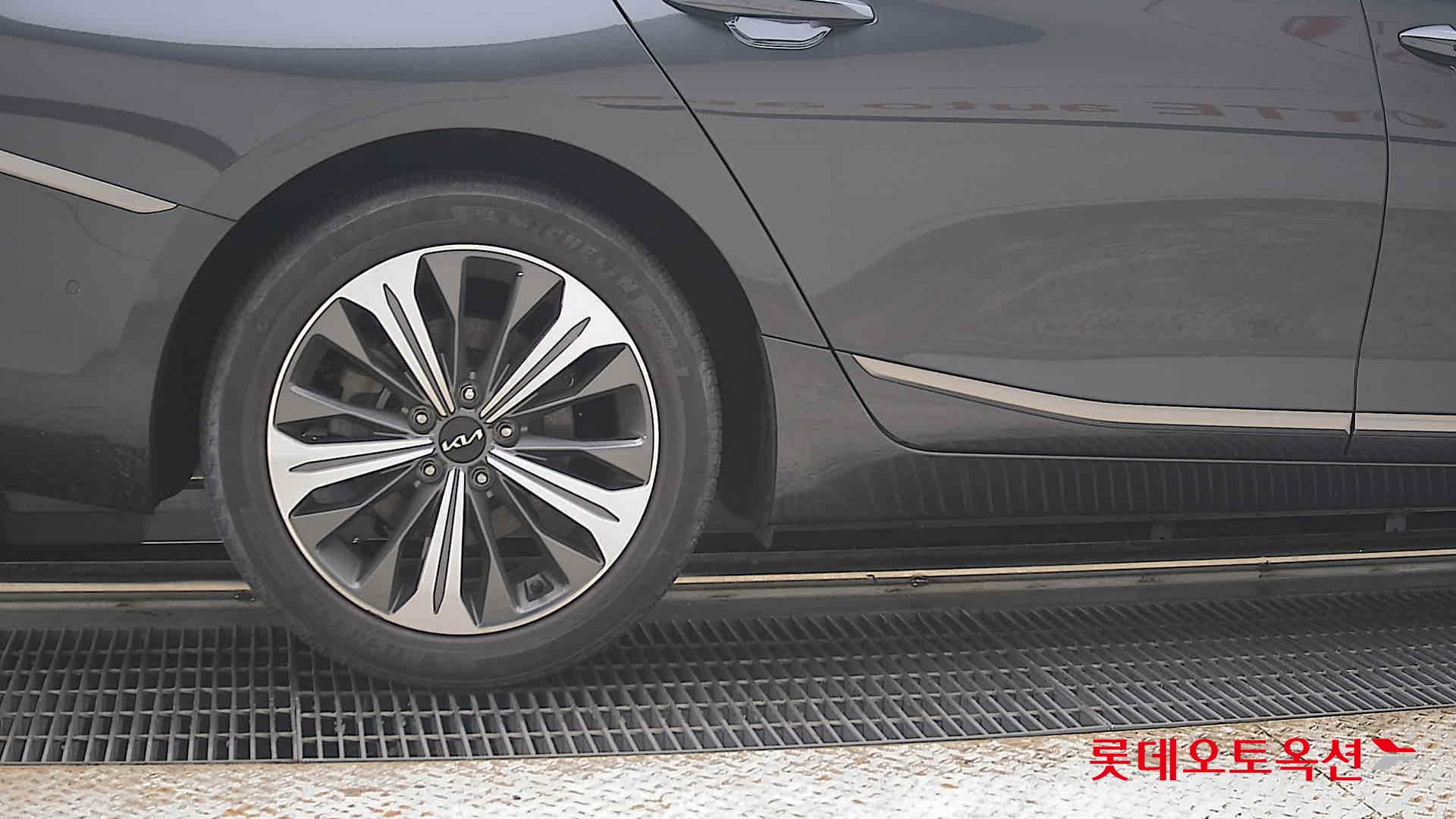 2022 - kia k8