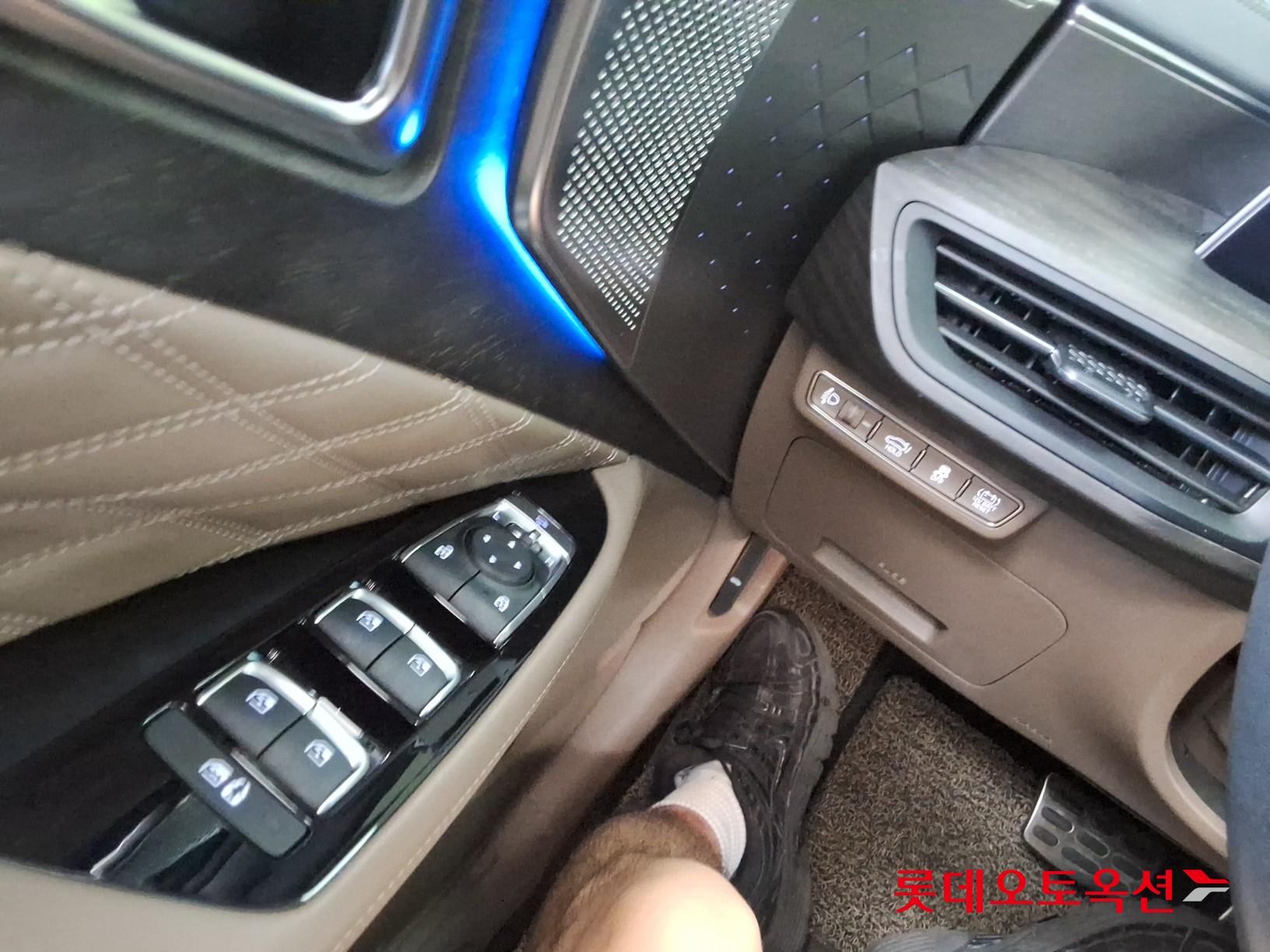 2022 - kia k8