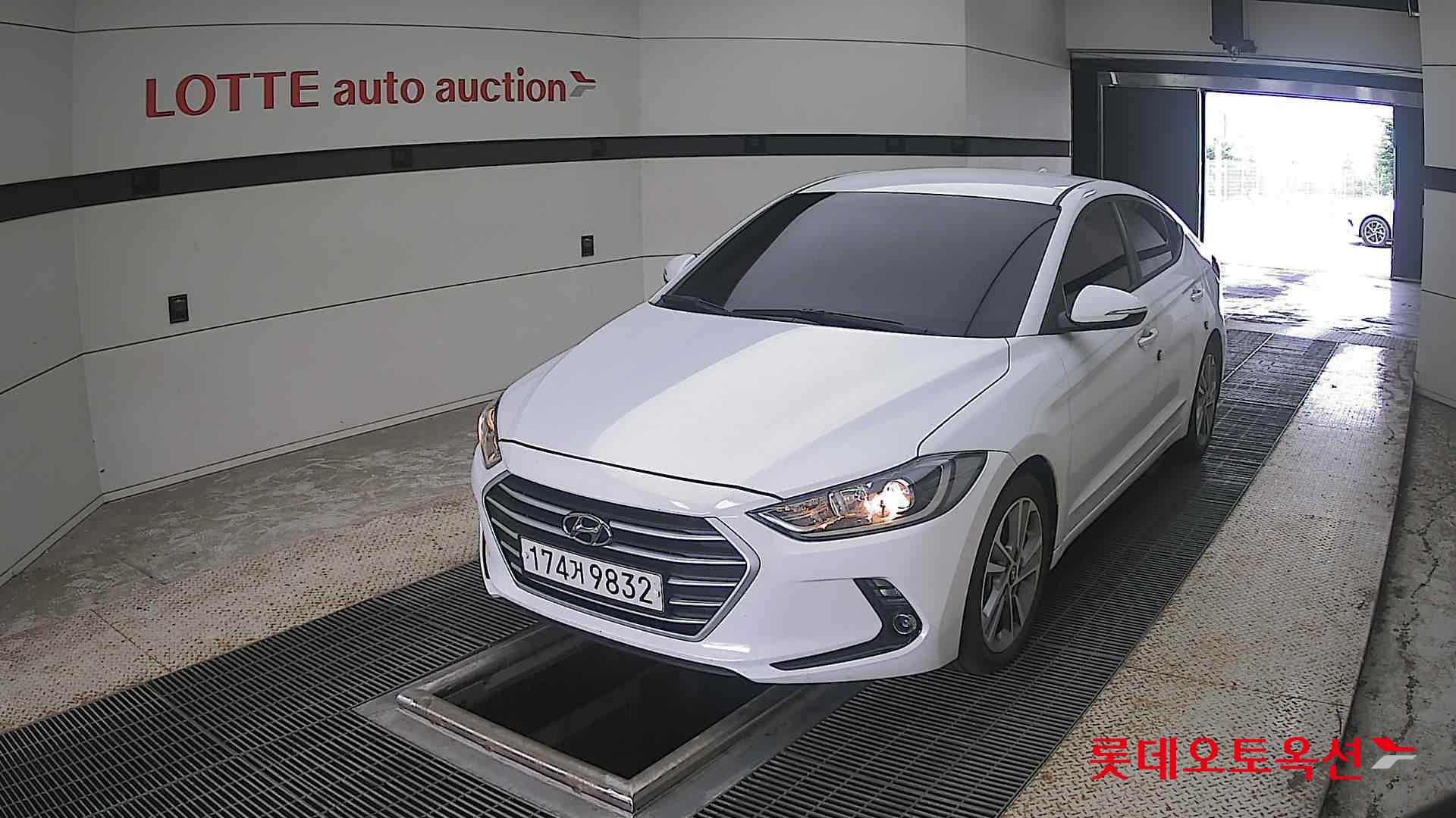2018 - hyundai avante