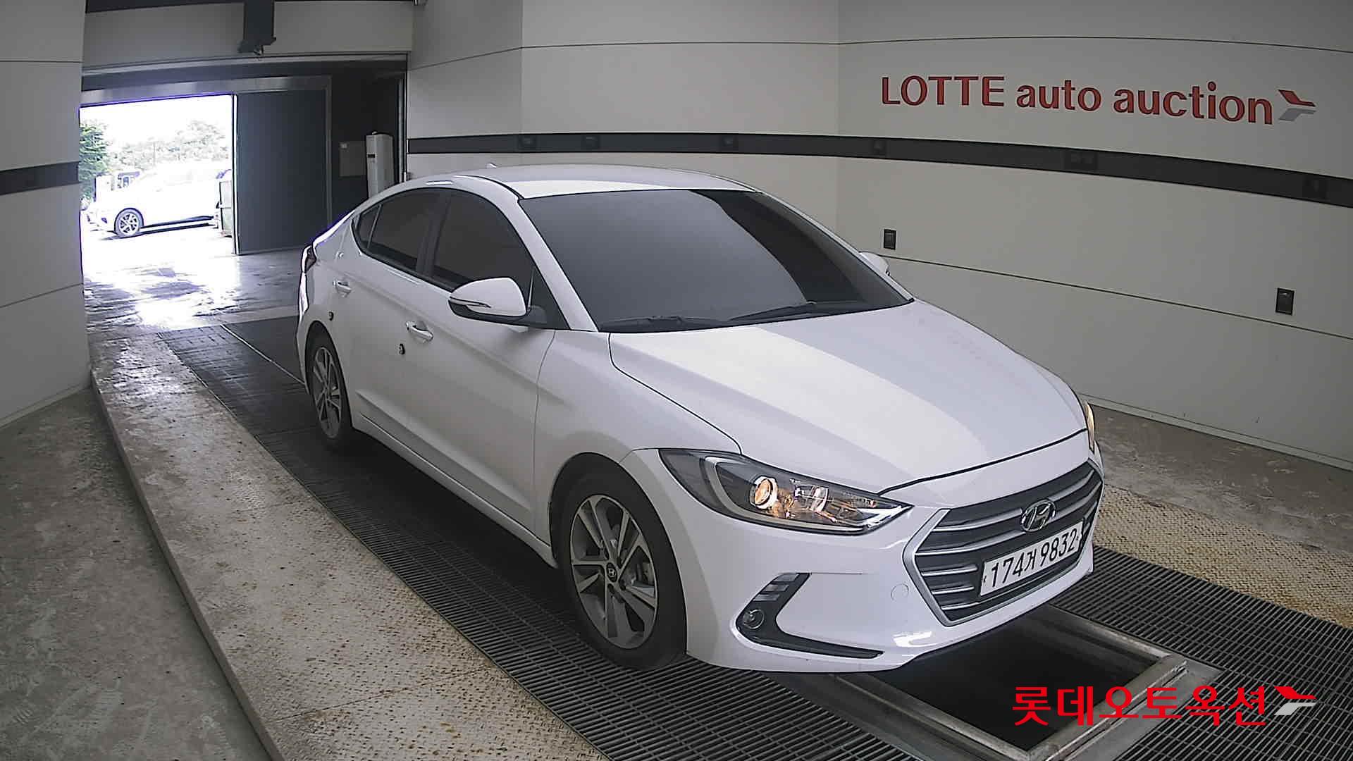 2018 - hyundai avante