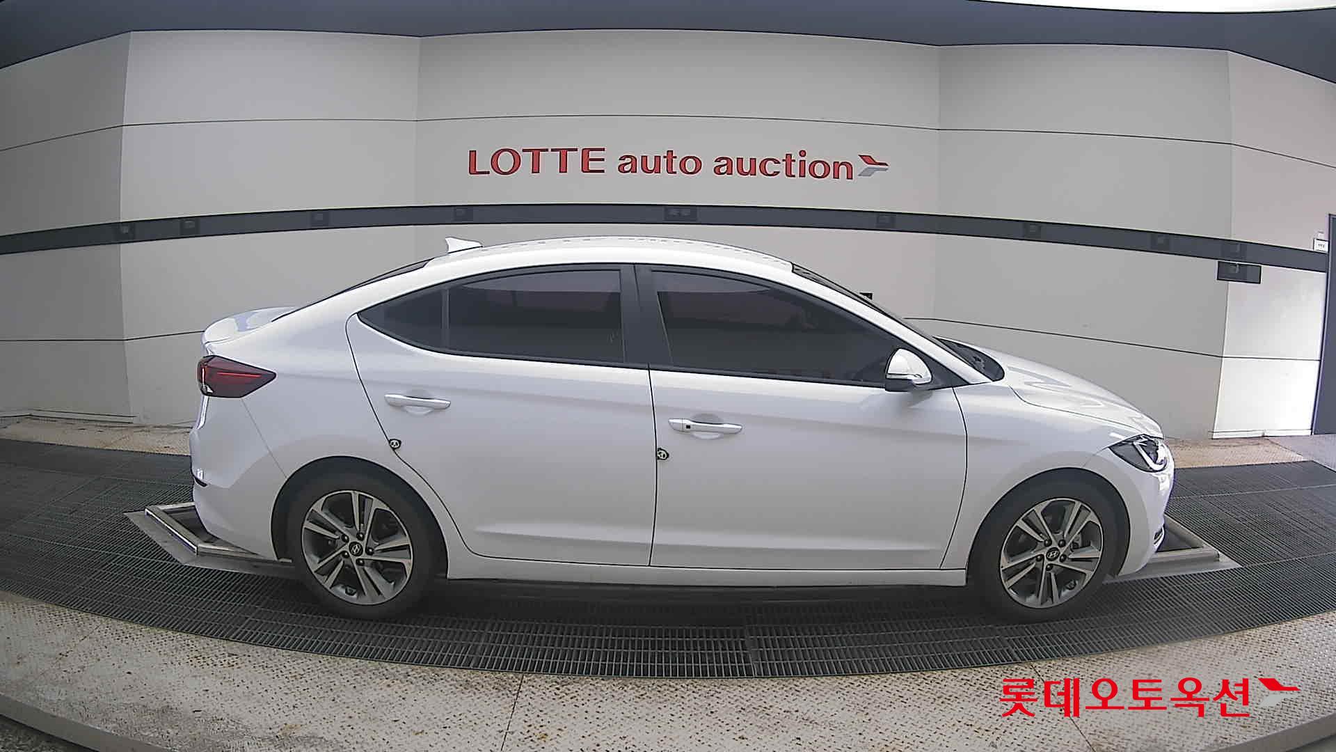 2018 - hyundai avante