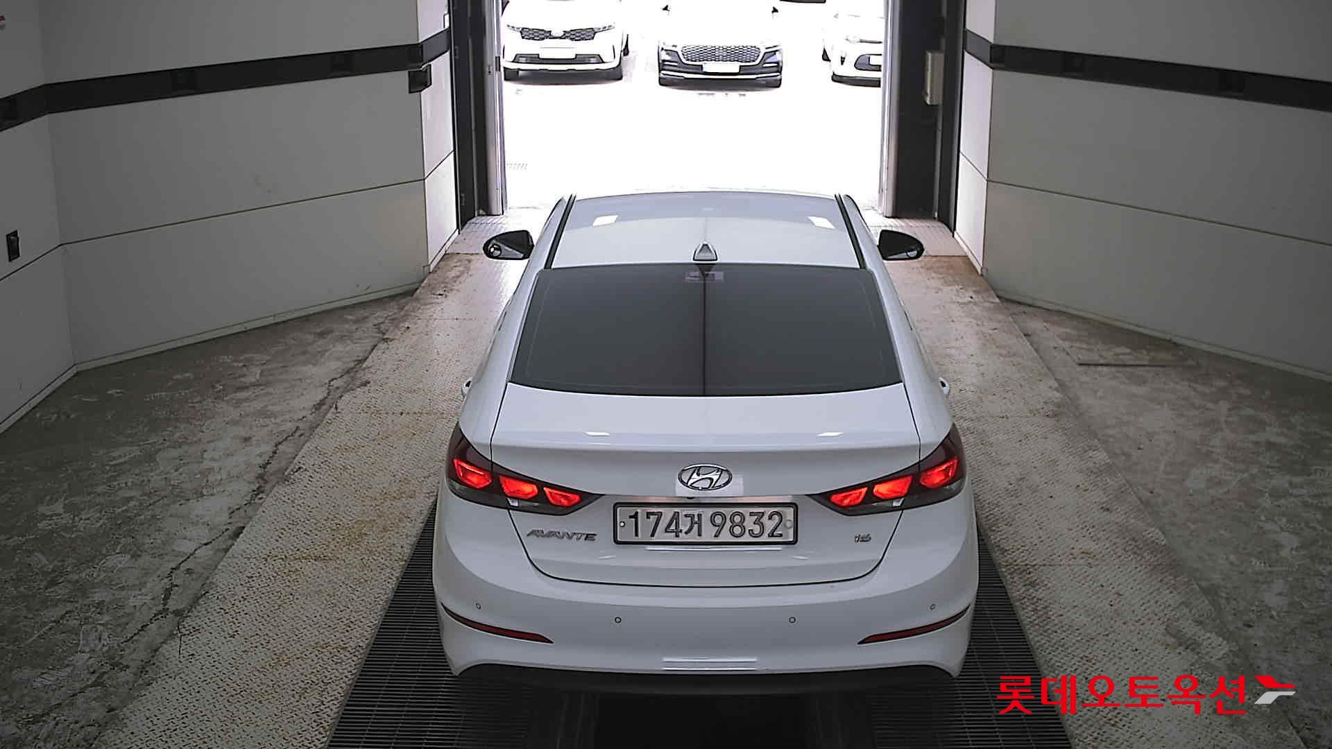 2018 - hyundai avante