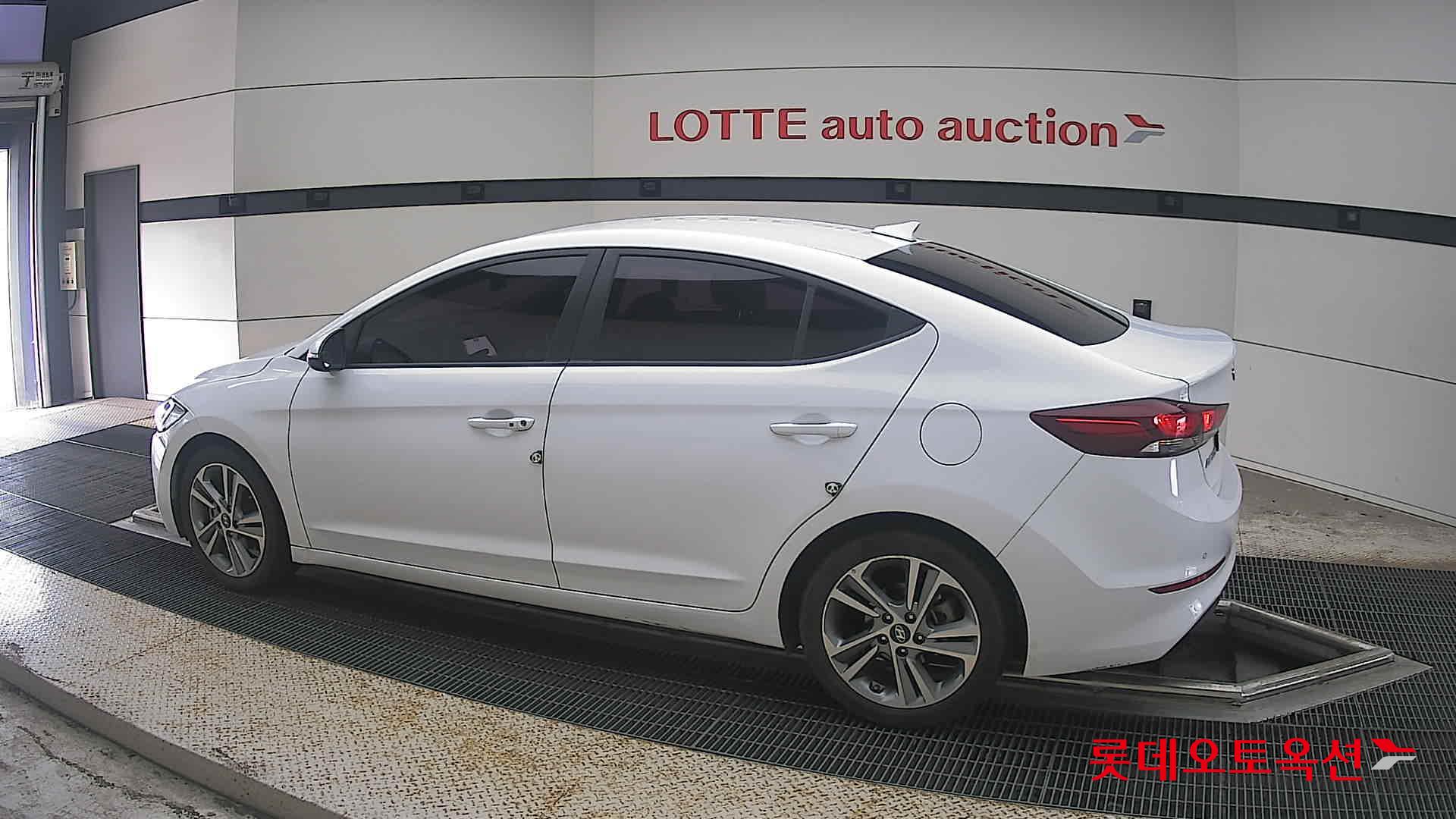2018 - hyundai avante