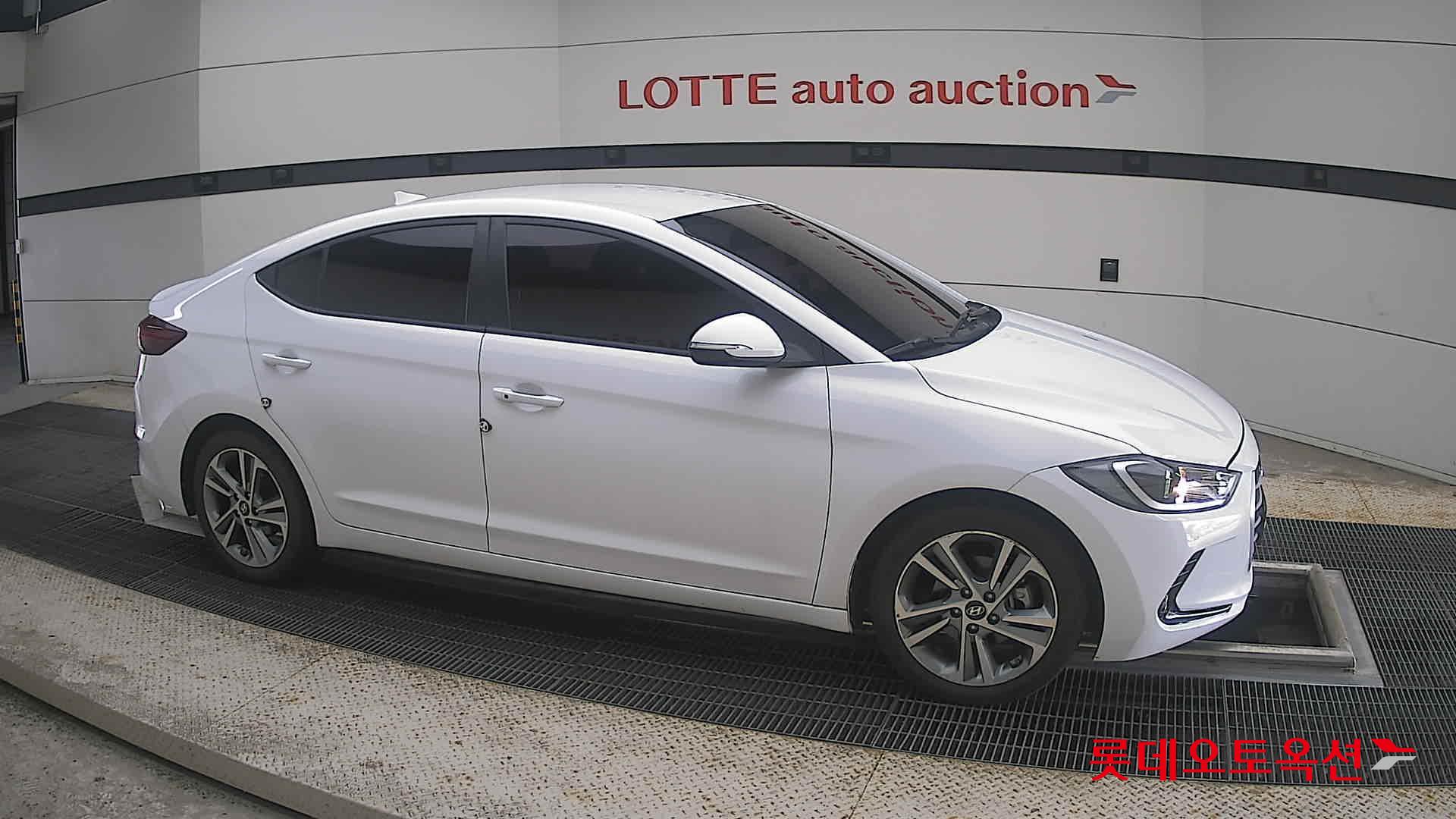 2018 - hyundai avante