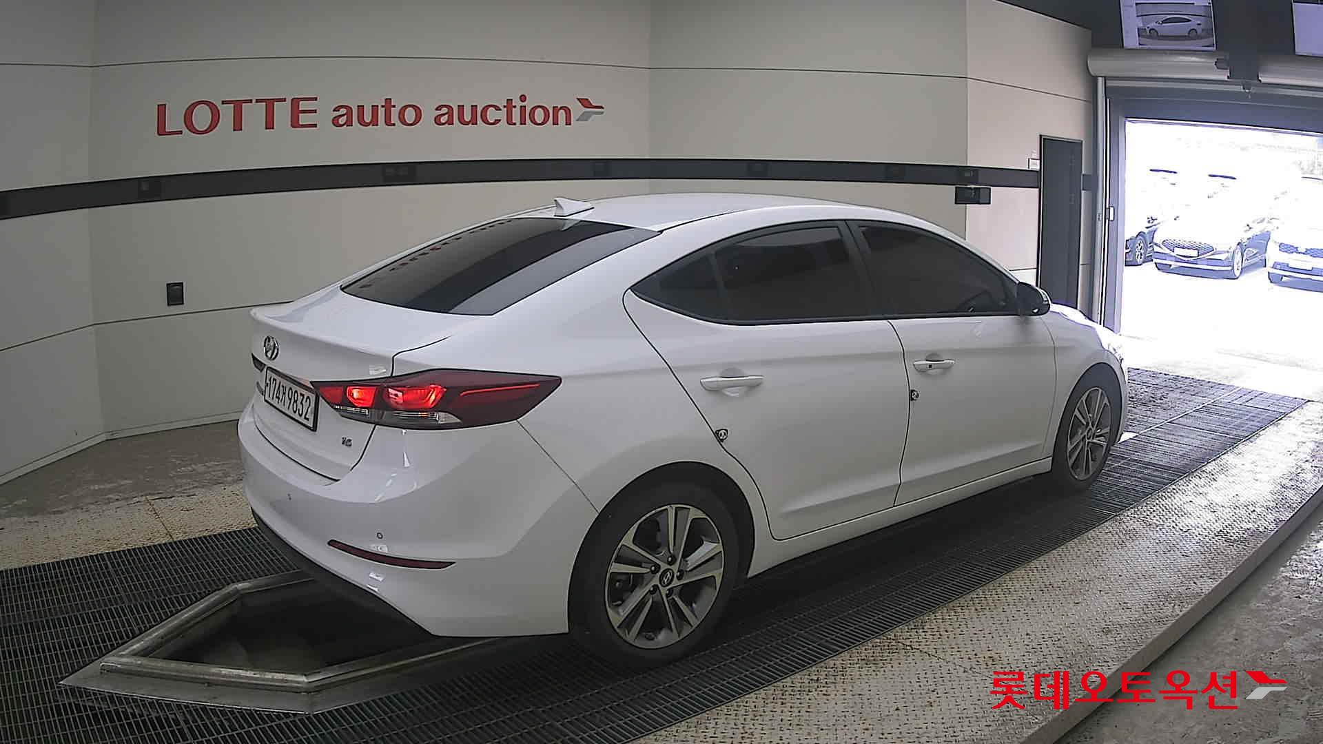 2018 - hyundai avante