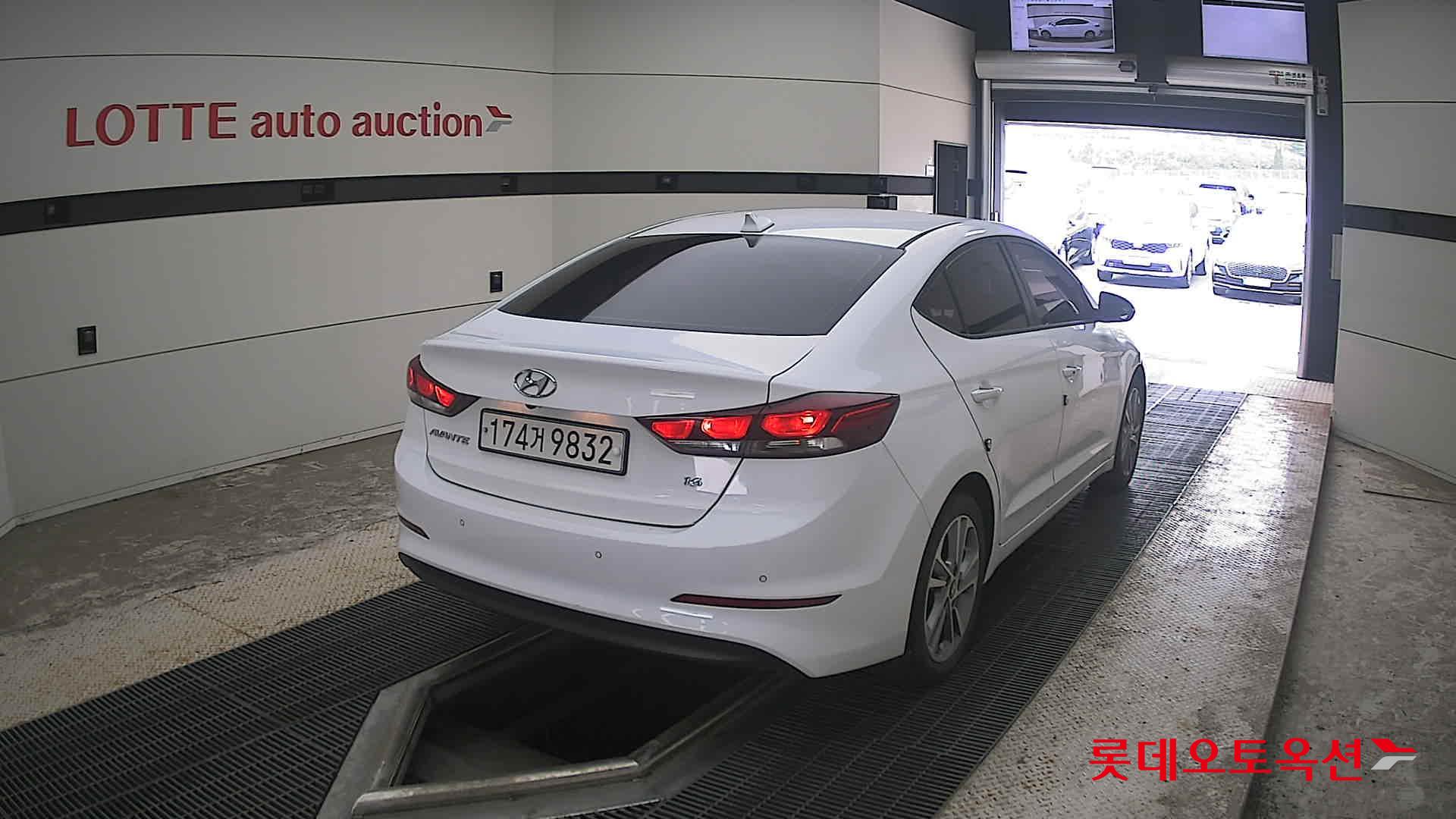 2018 - hyundai avante