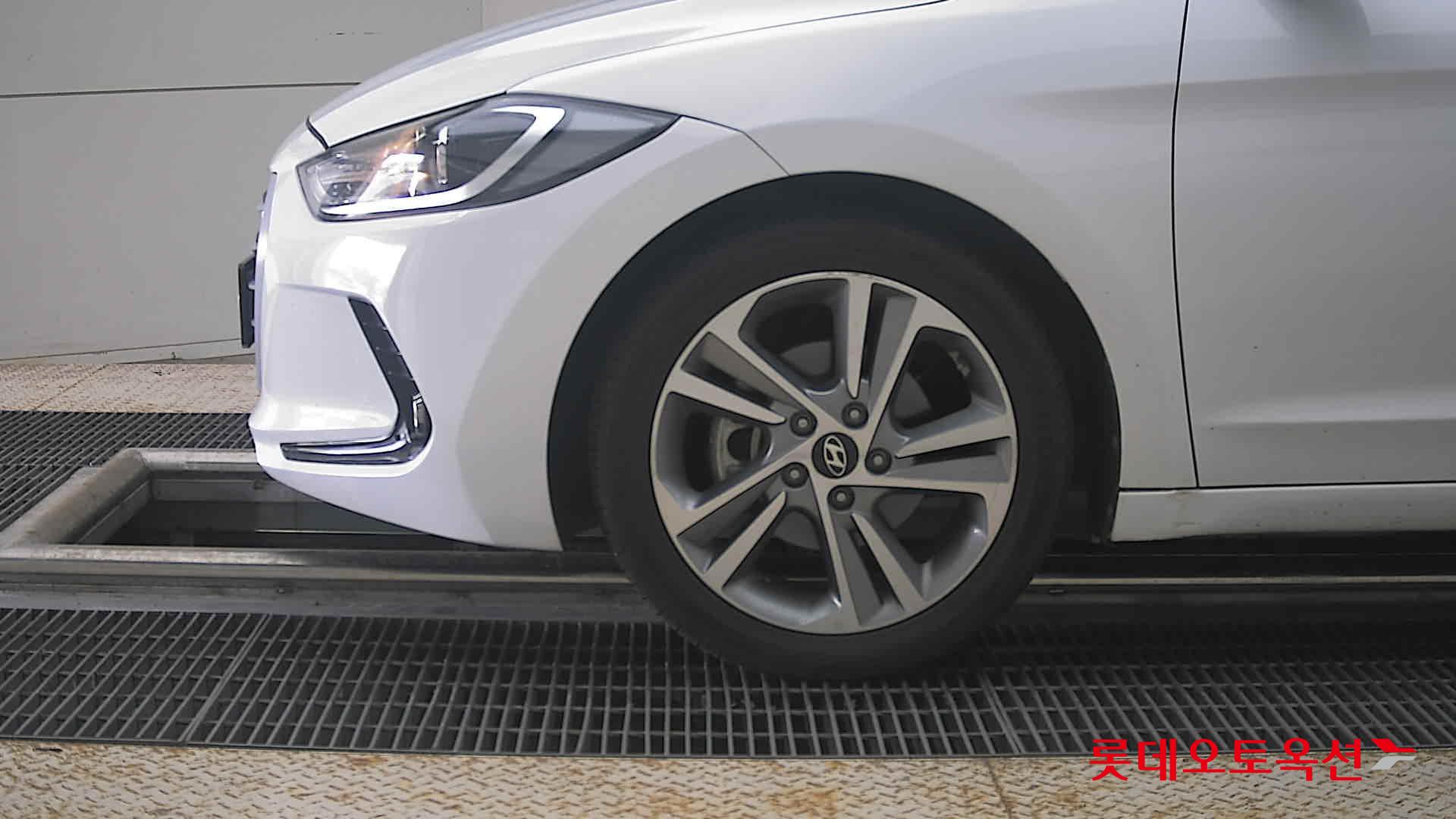 2018 - hyundai avante