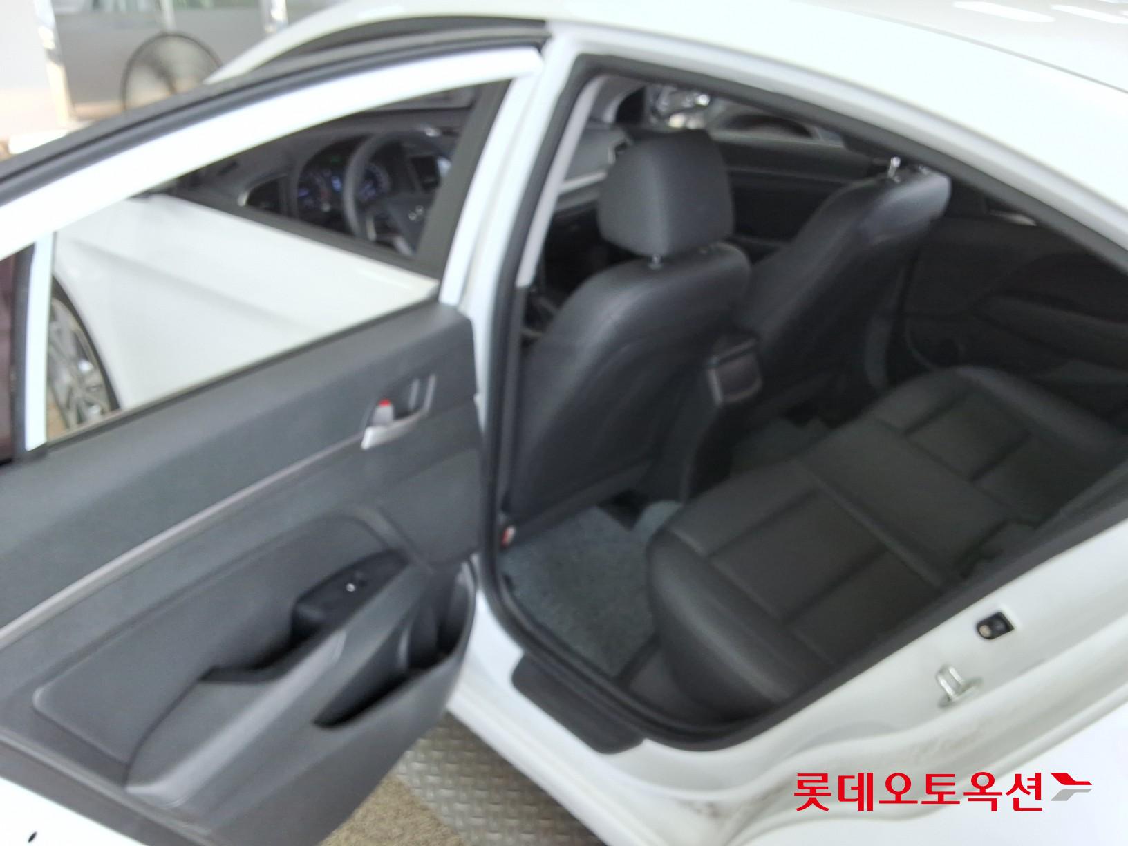 2018 - hyundai avante