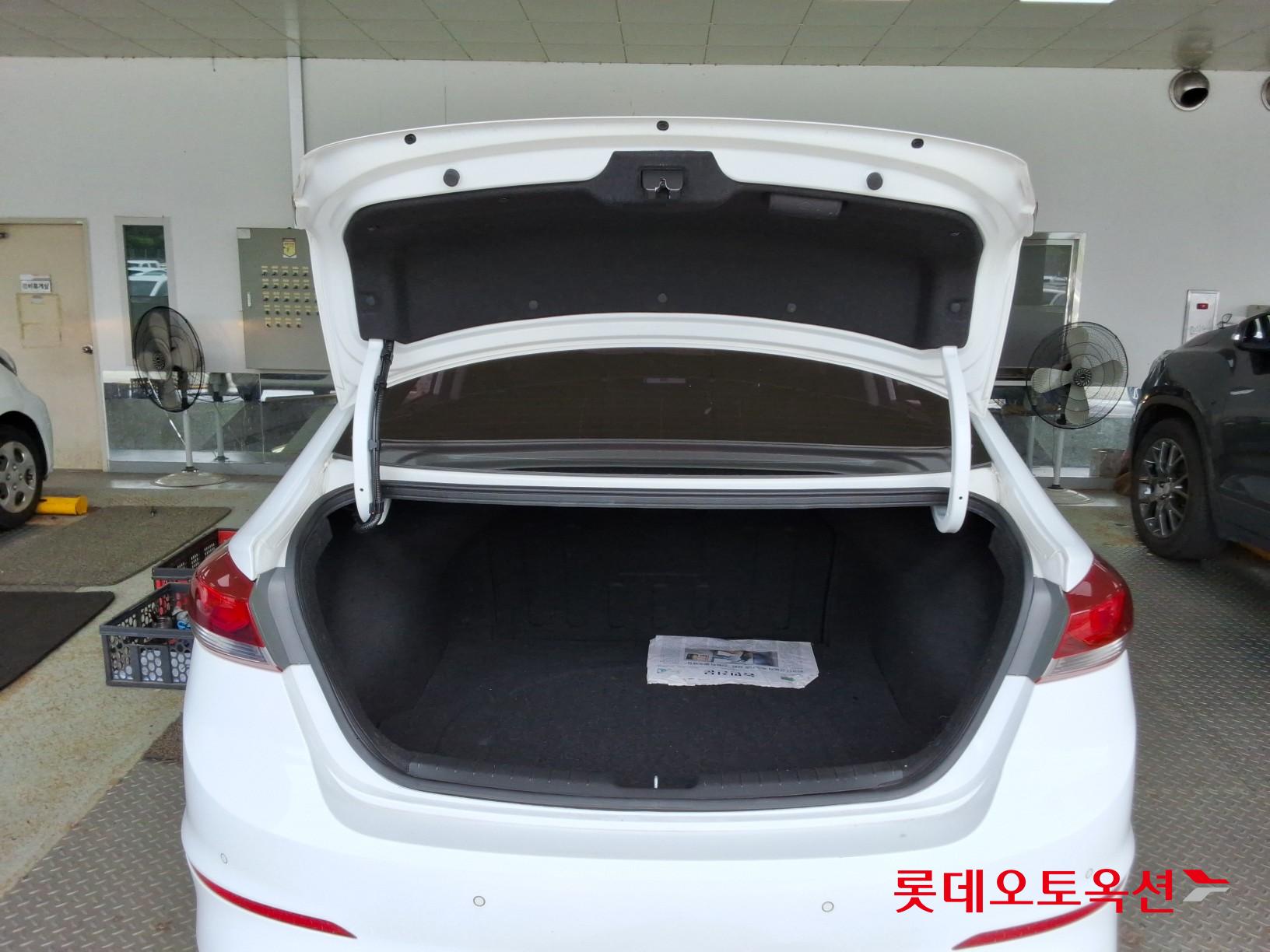 2018 - hyundai avante