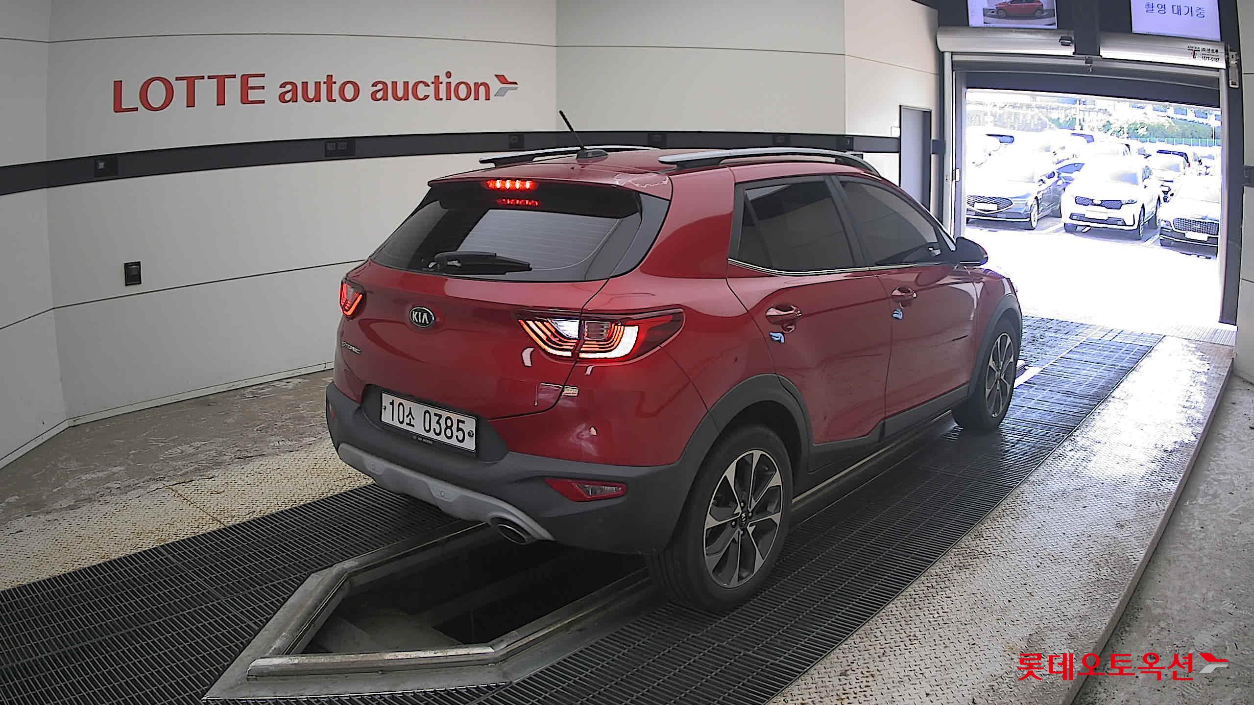 2018 - kia stoic