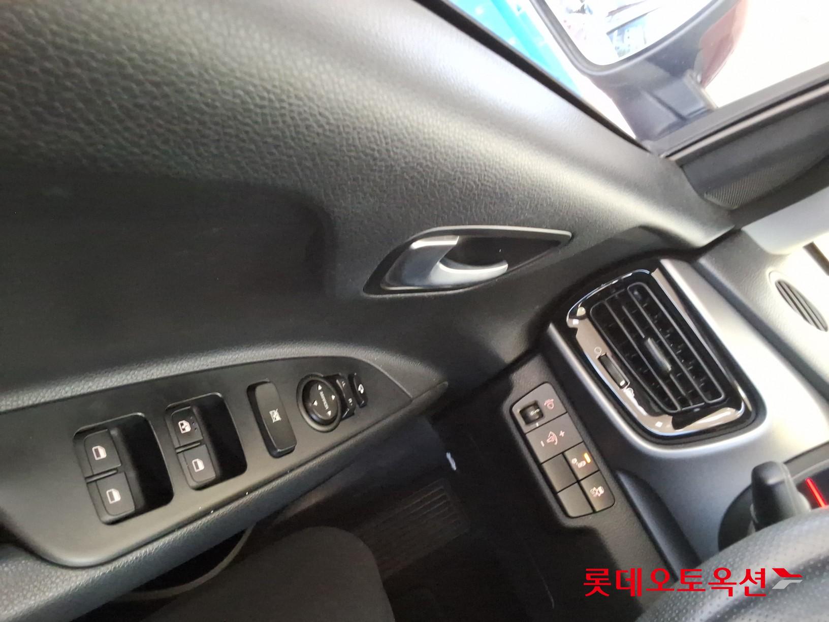 2018 - kia stoic