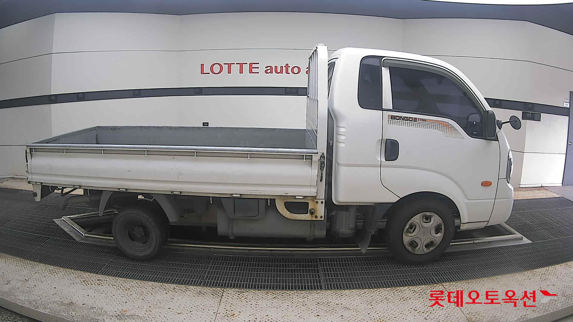 2013 - kia bongo