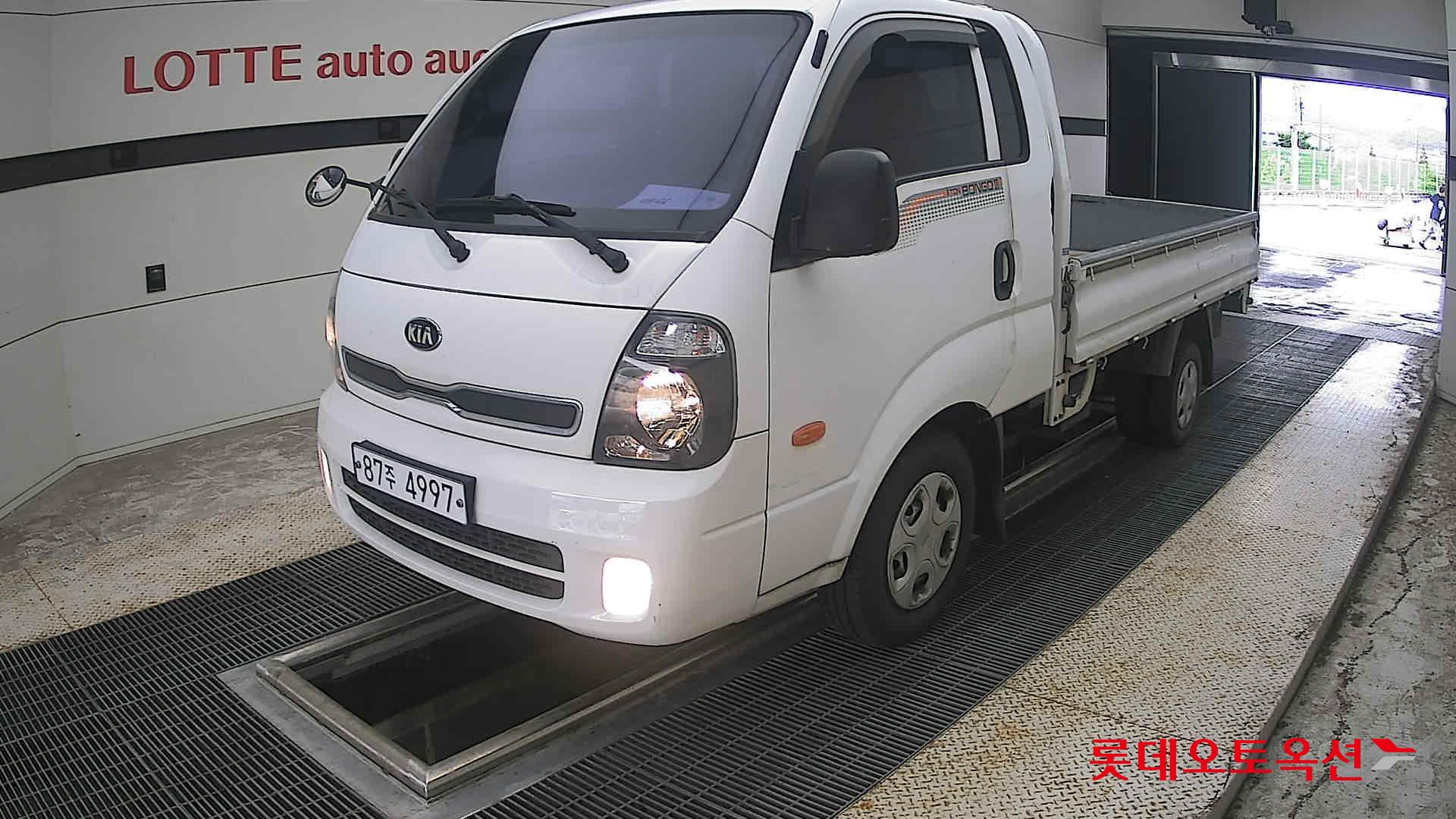 2013 - kia bongo