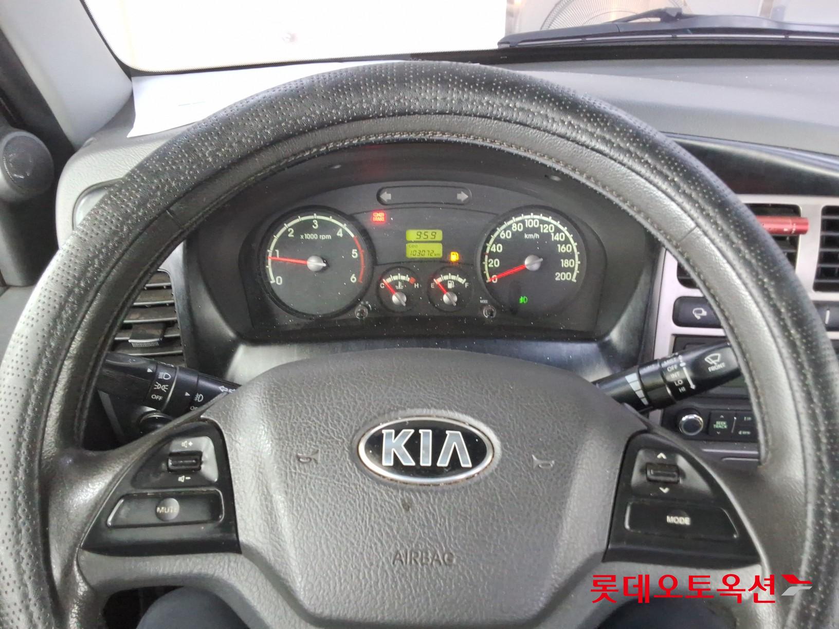 2013 - kia bongo