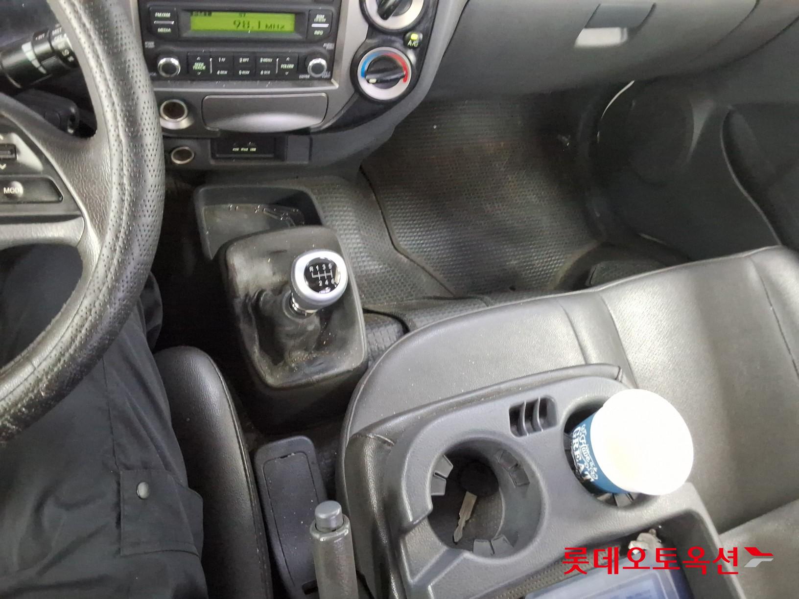 2013 - kia bongo