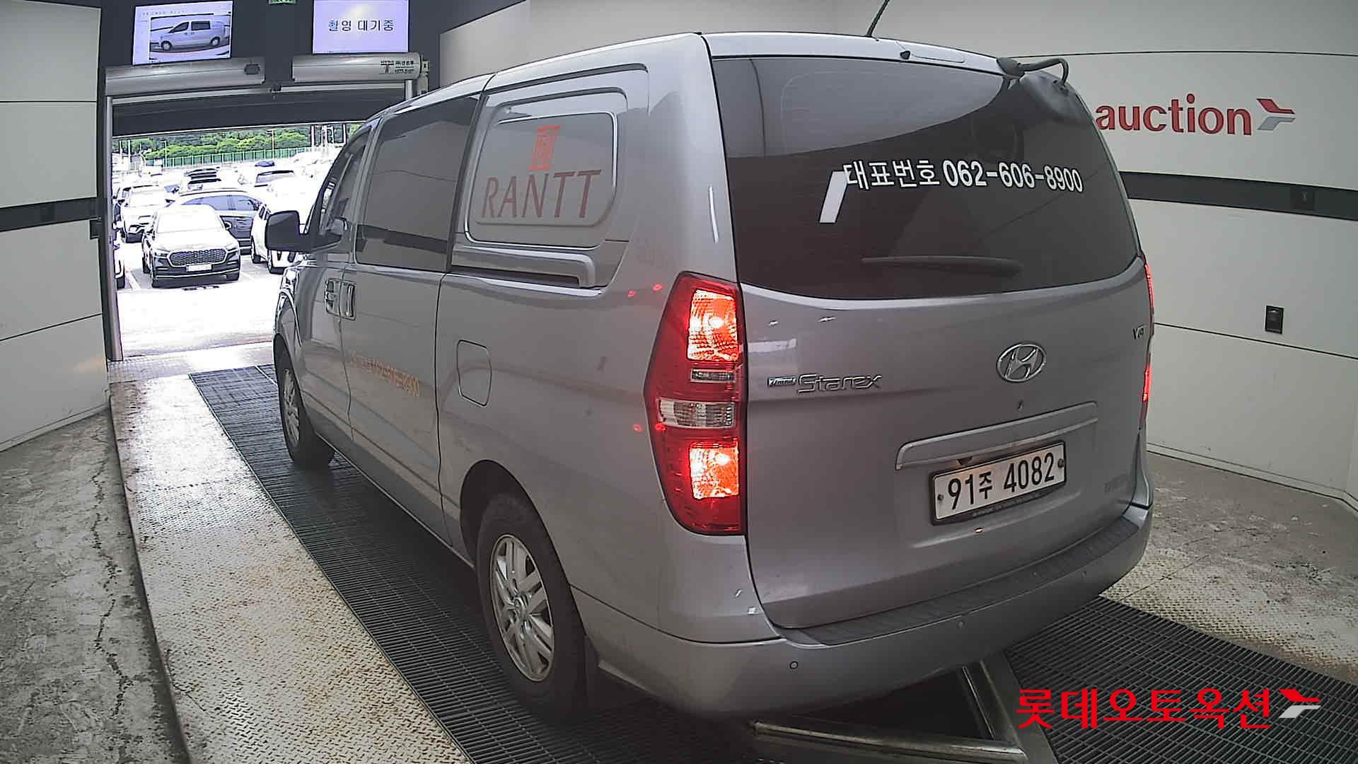 2019 - hyundai grand starex