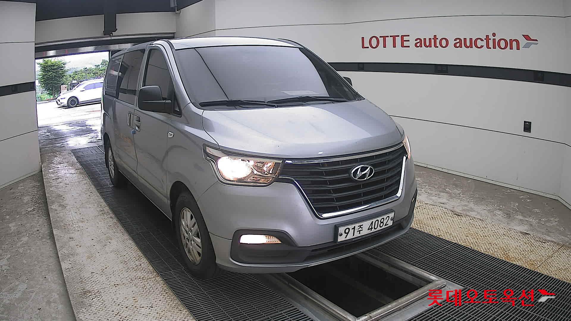 2019 - hyundai grand starex