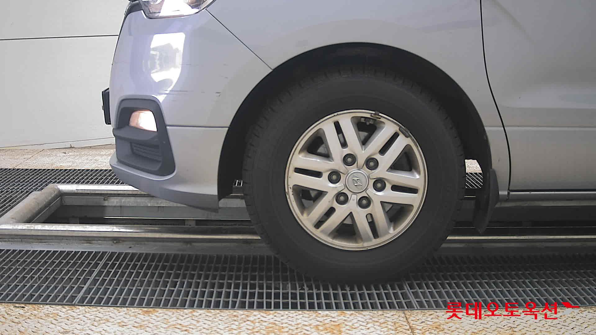 2019 - hyundai grand starex