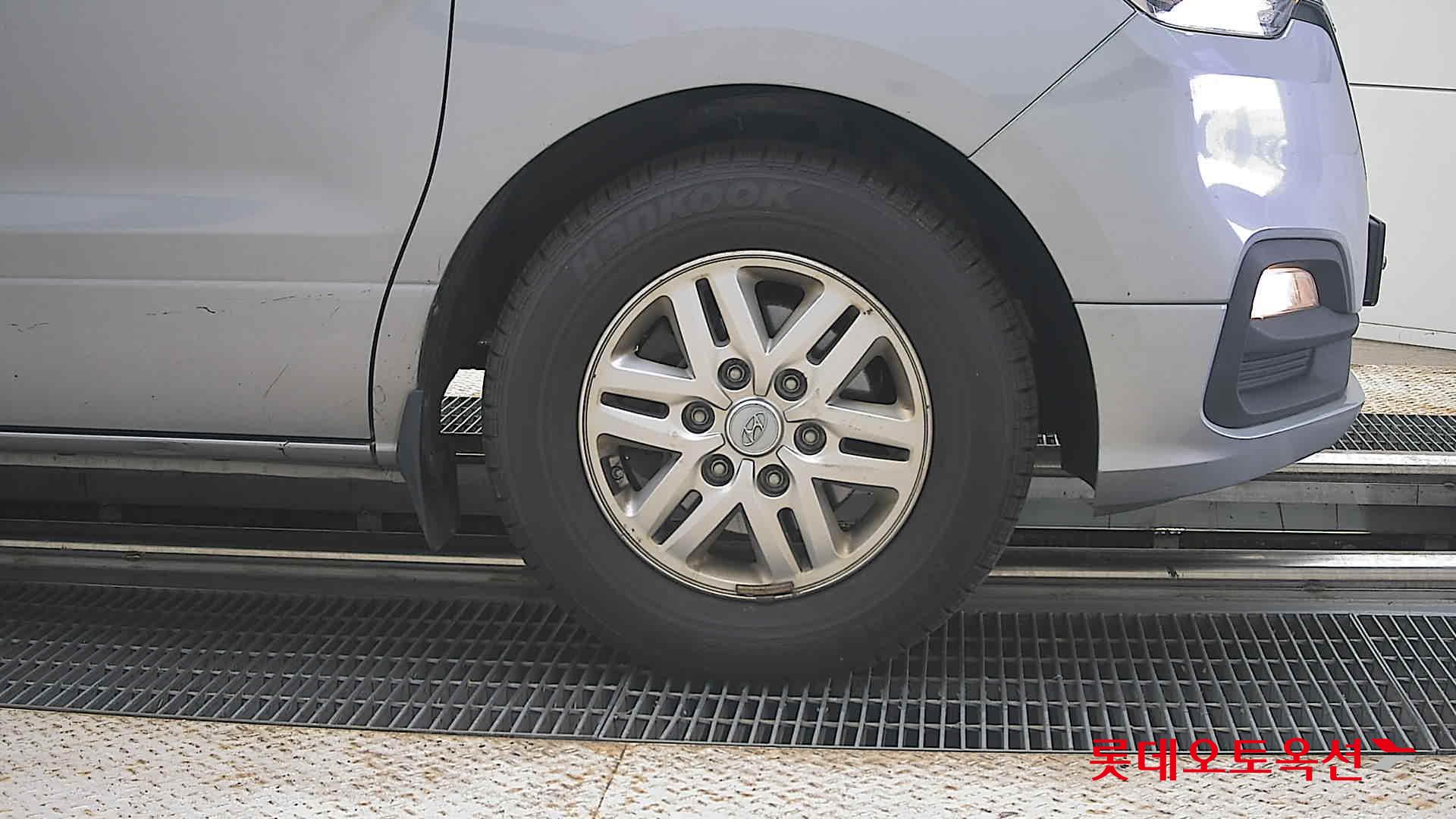 2019 - hyundai grand starex