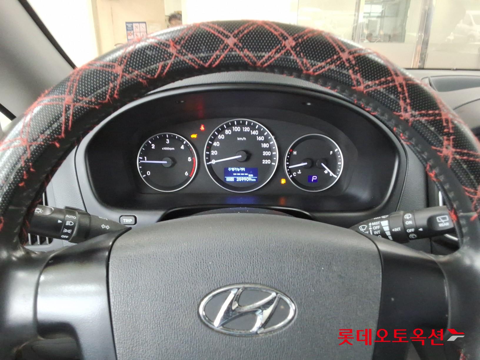 2019 - hyundai grand starex
