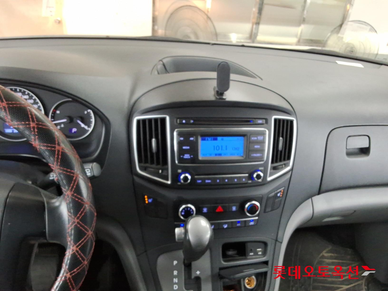 2019 - hyundai grand starex