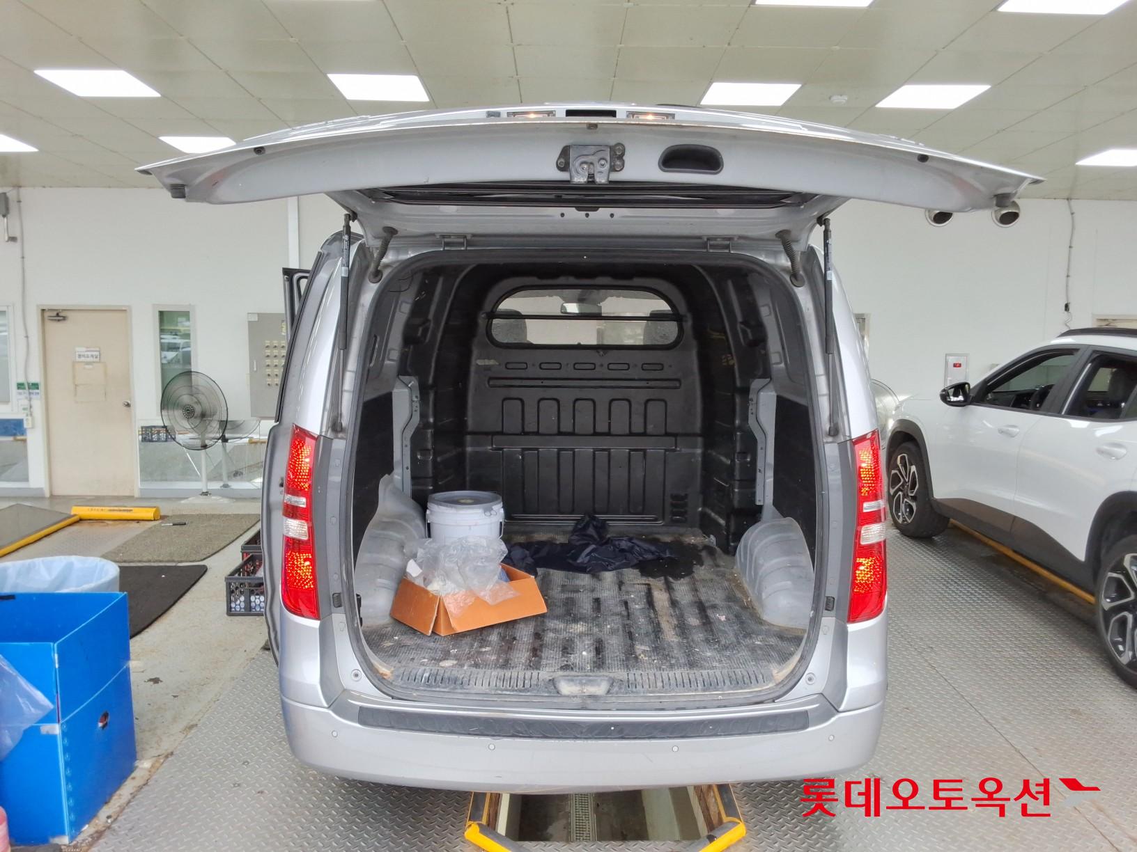 2019 - hyundai grand starex