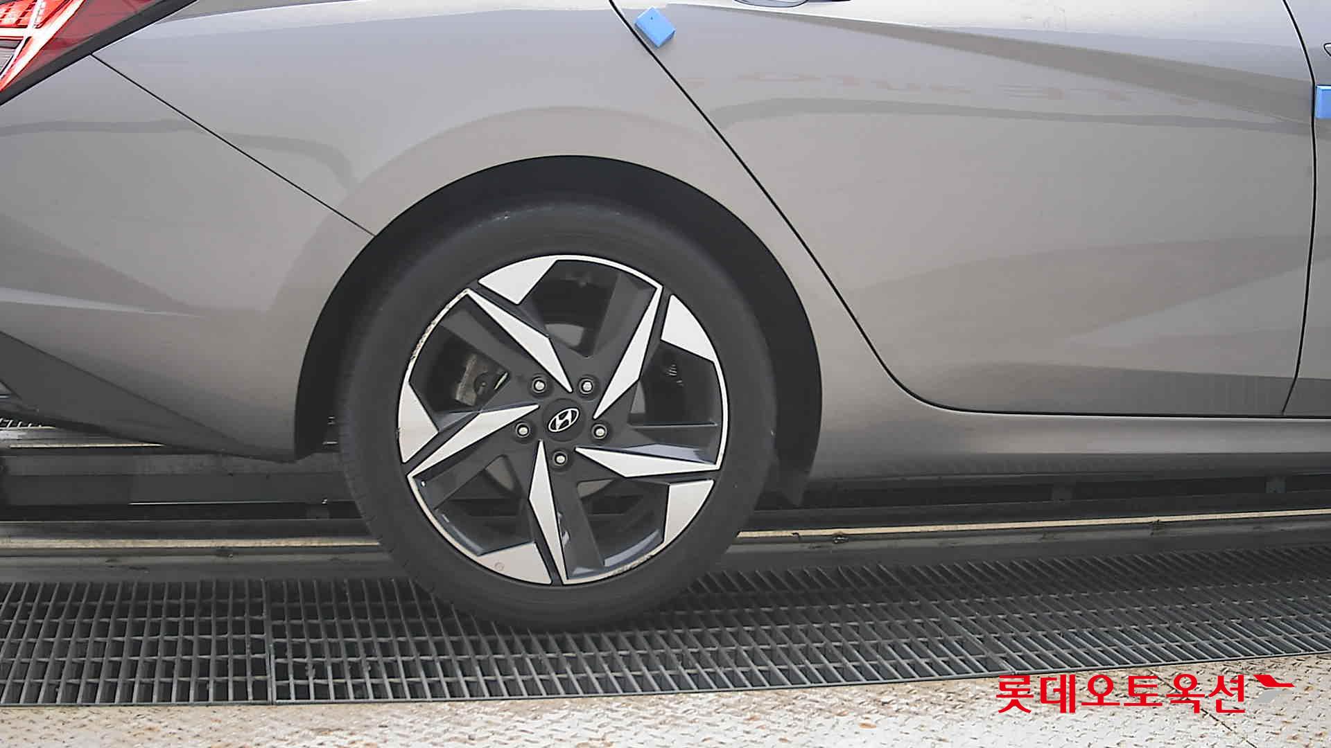 2021 - hyundai avante