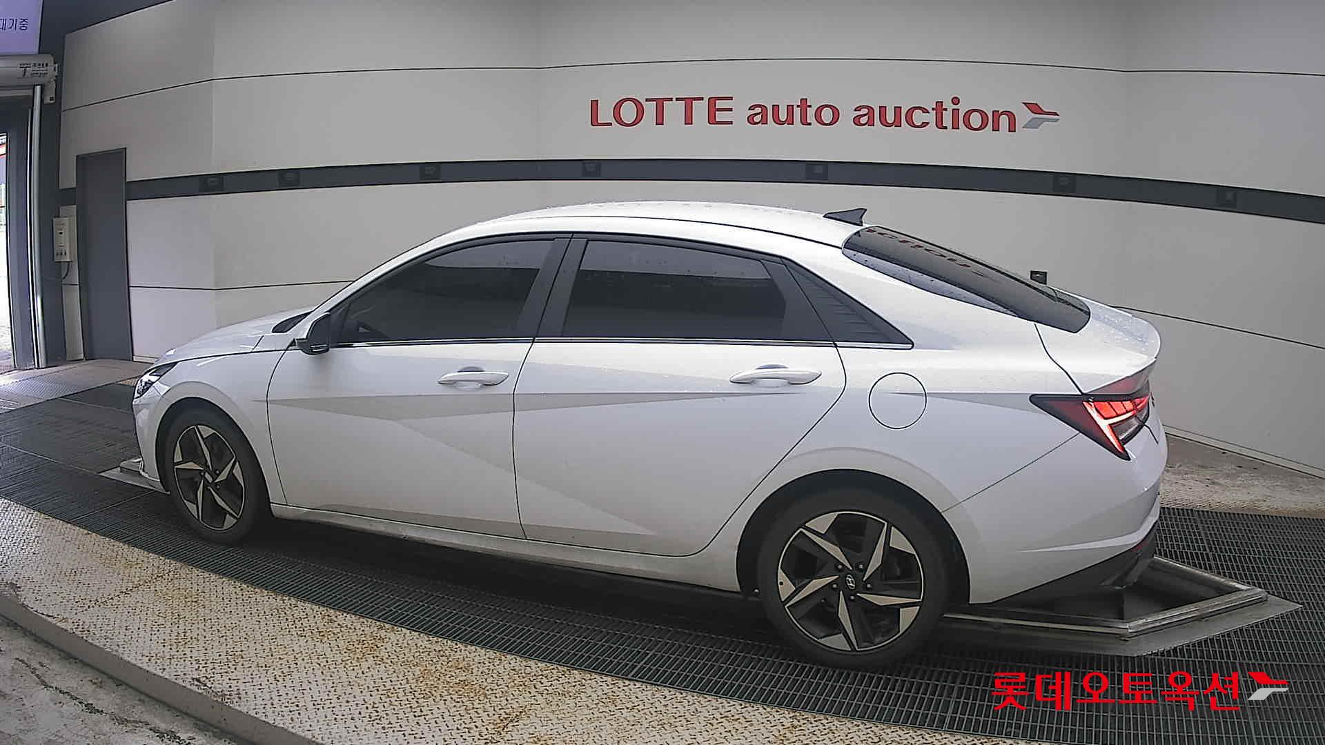 2021 - hyundai avante