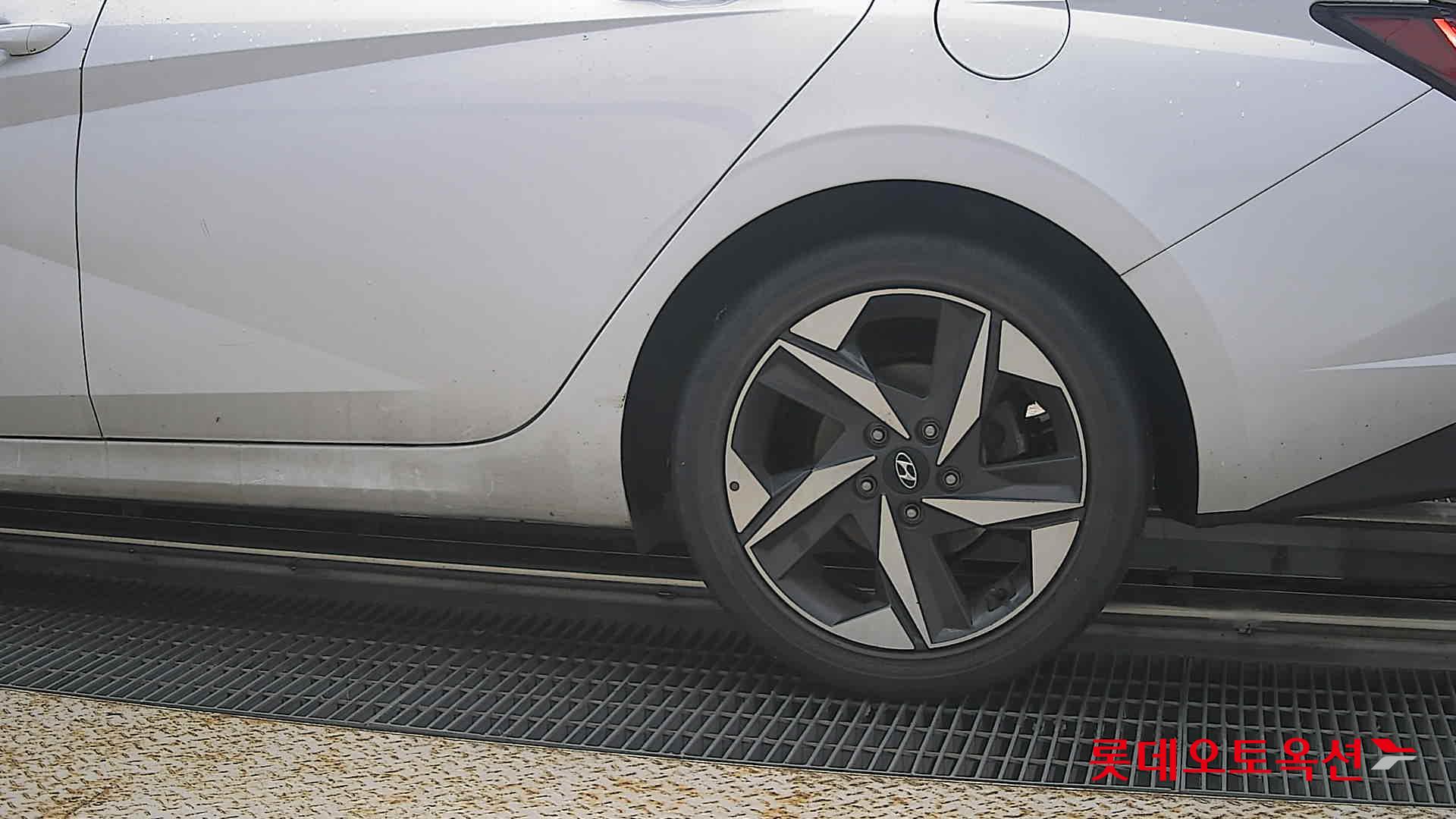 2021 - hyundai avante