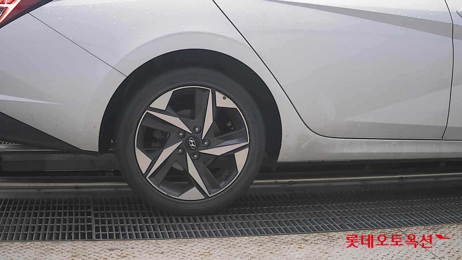 2021 - hyundai avante