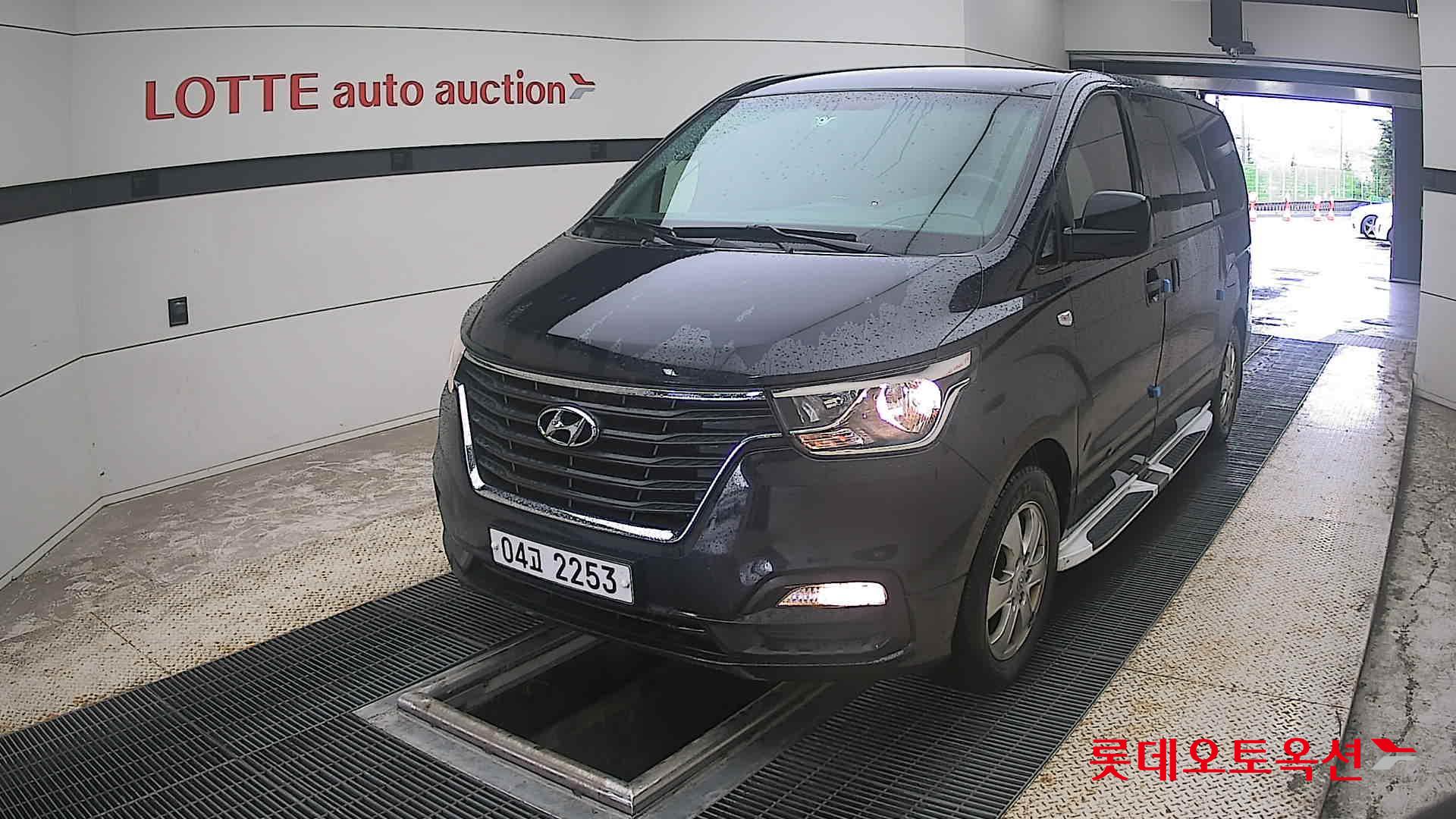 2019 - hyundai grand starex
