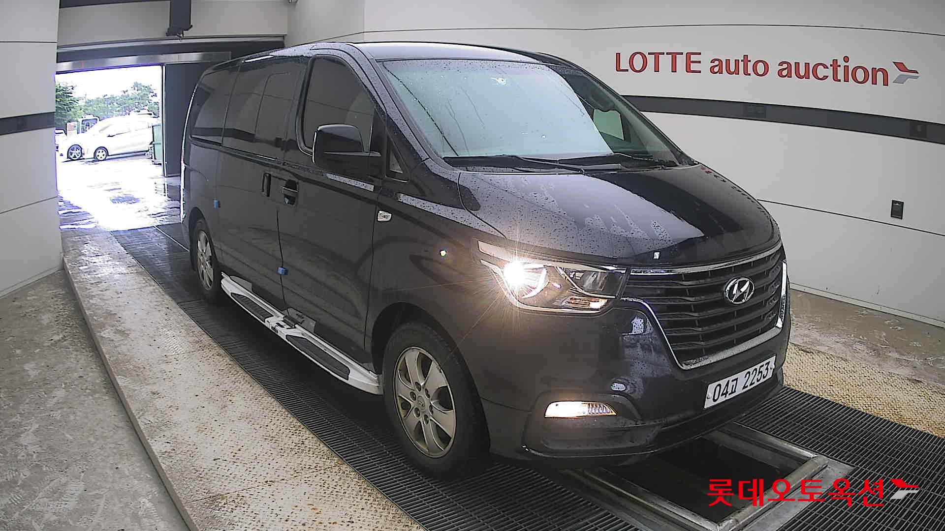 2019 - hyundai grand starex