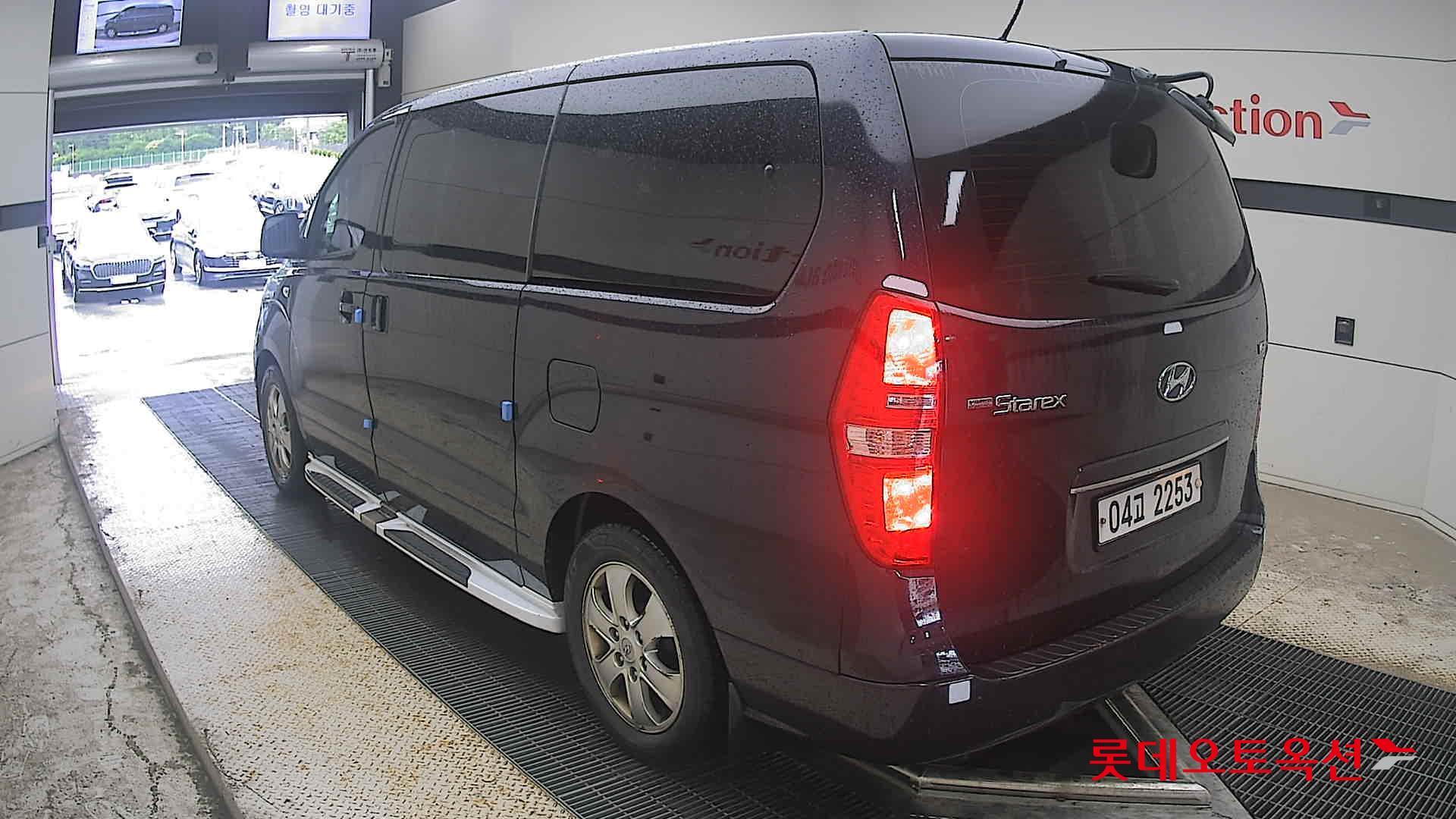2019 - hyundai grand starex