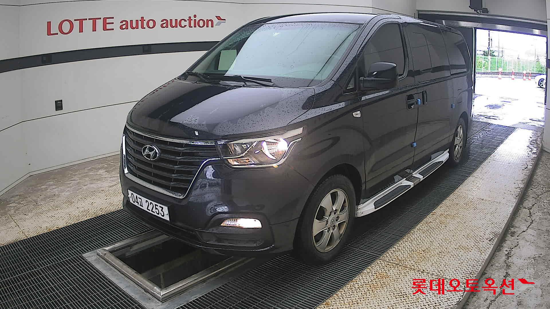 2019 - hyundai grand starex