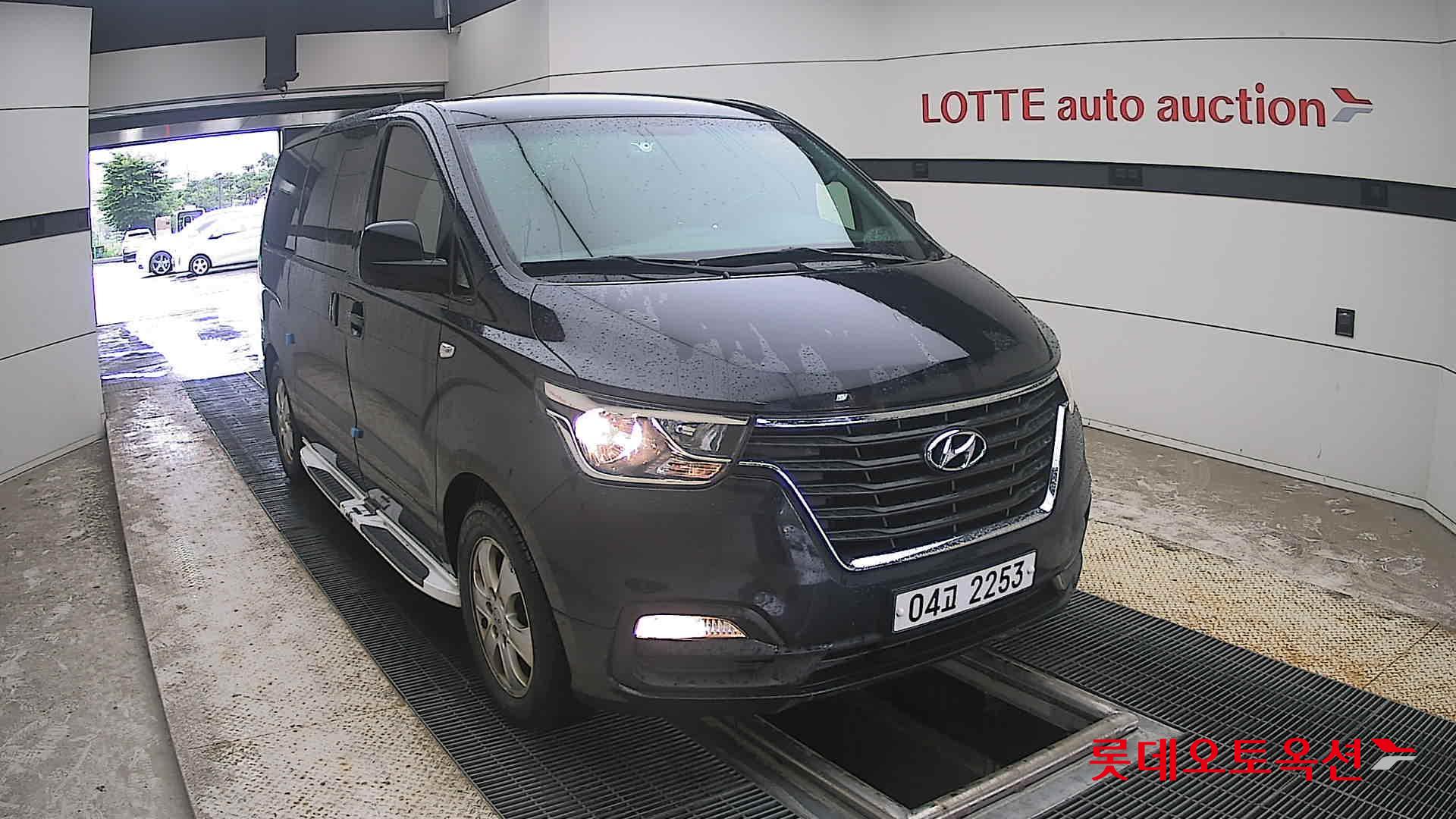2019 - hyundai grand starex
