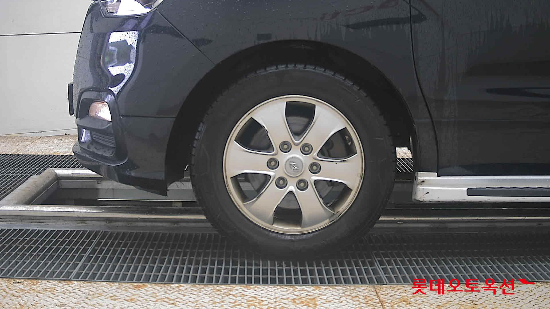 2019 - hyundai grand starex