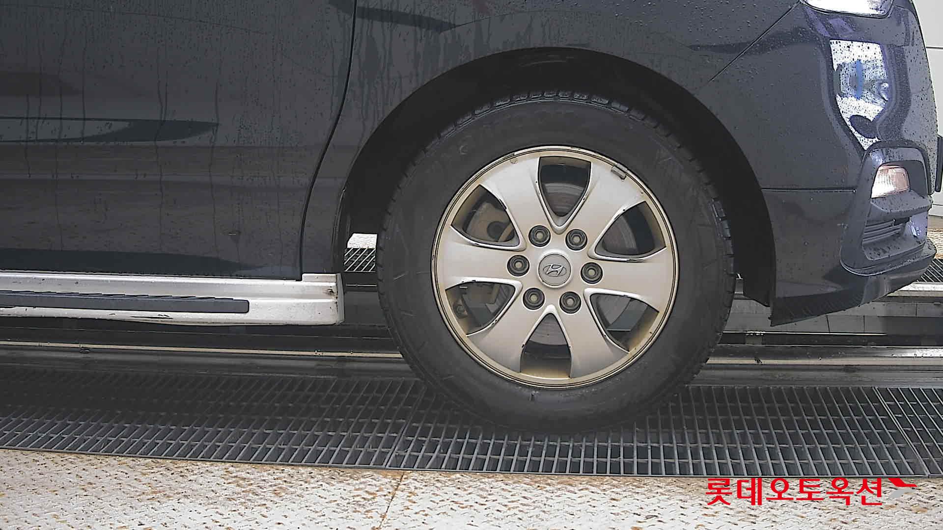 2019 - hyundai grand starex