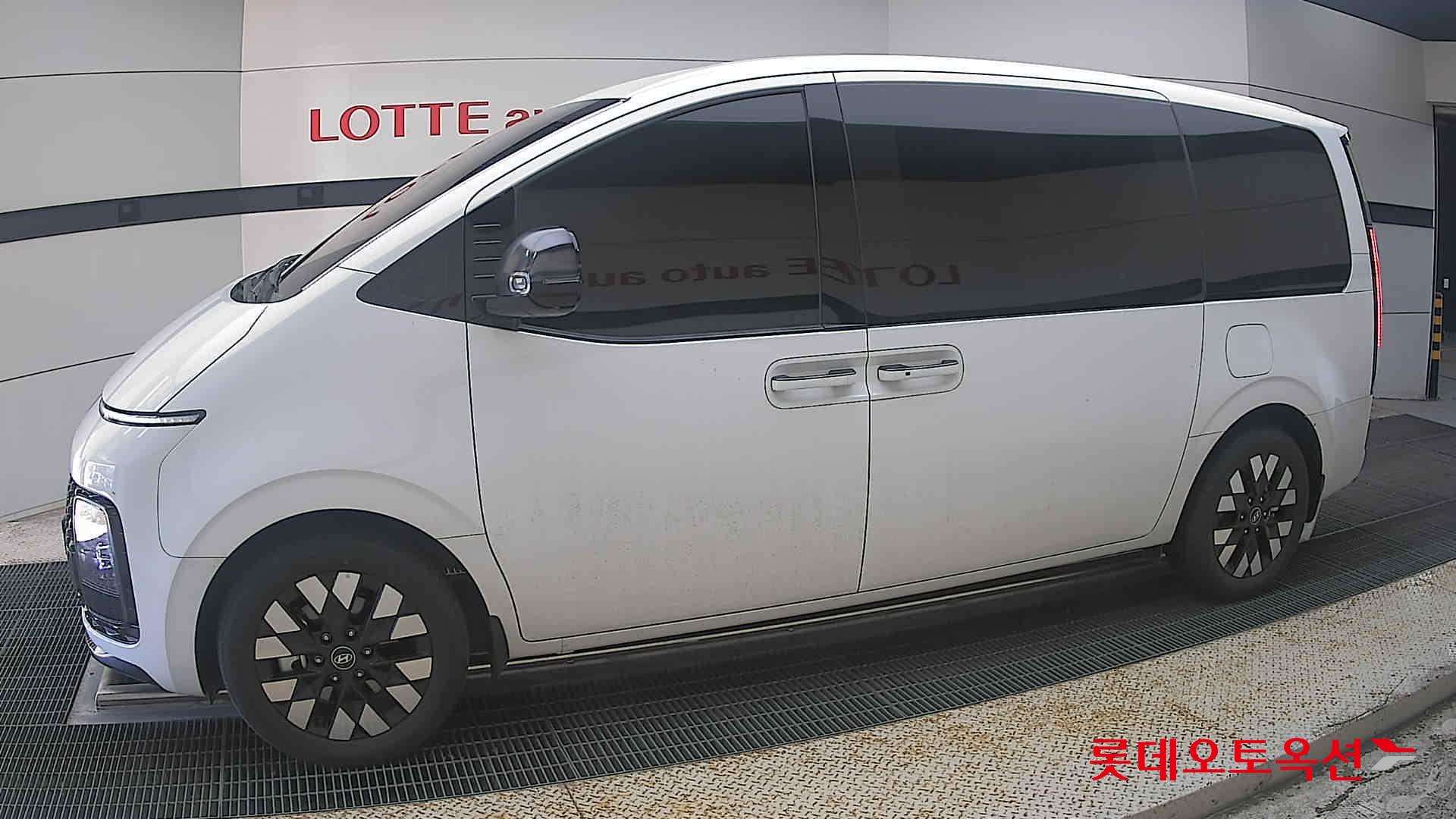 هيونداي ستاريا 2025 راي AT