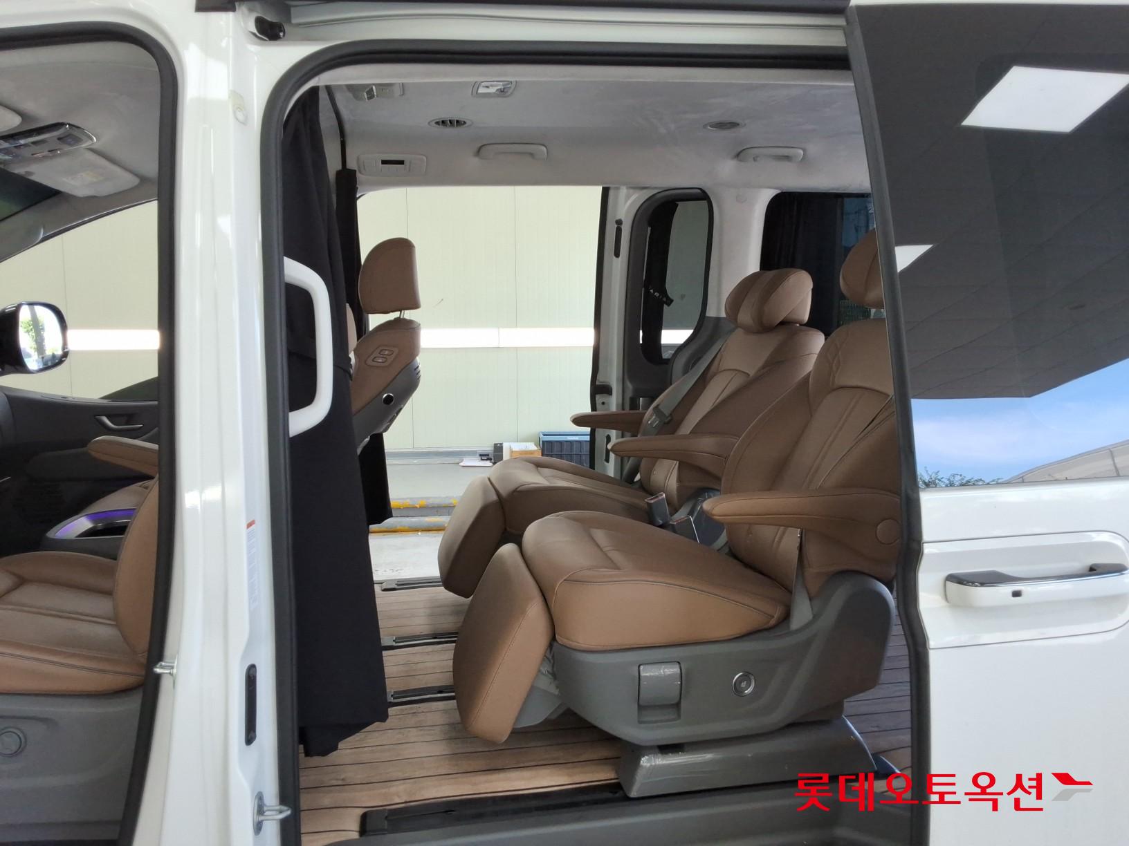 هيونداي ستاريا 2025 راي AT