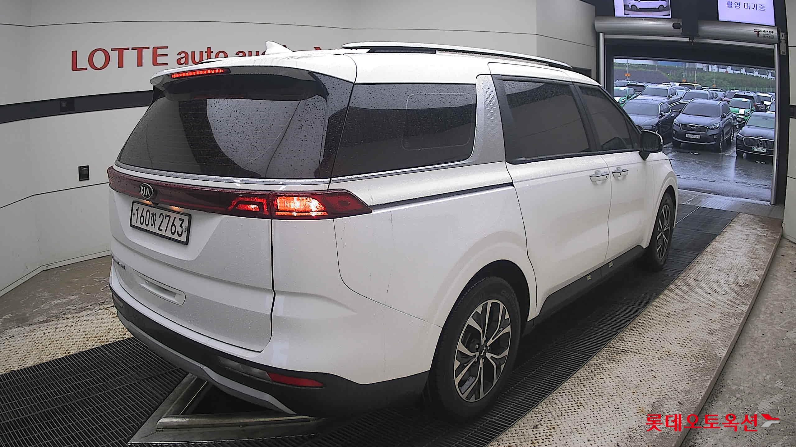 2021 - kia carnival